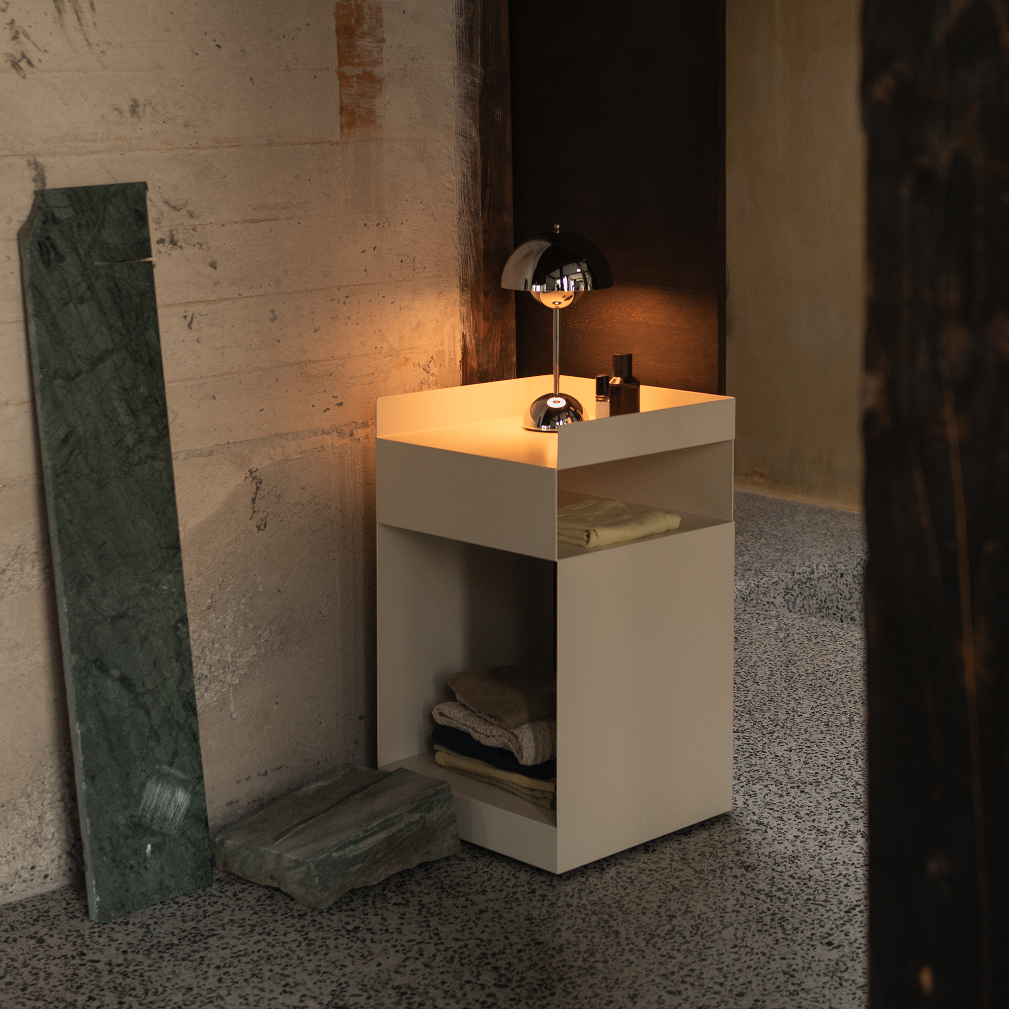 Rotate SC73 滾輪邊桌 - 象牙白 by &Tradition