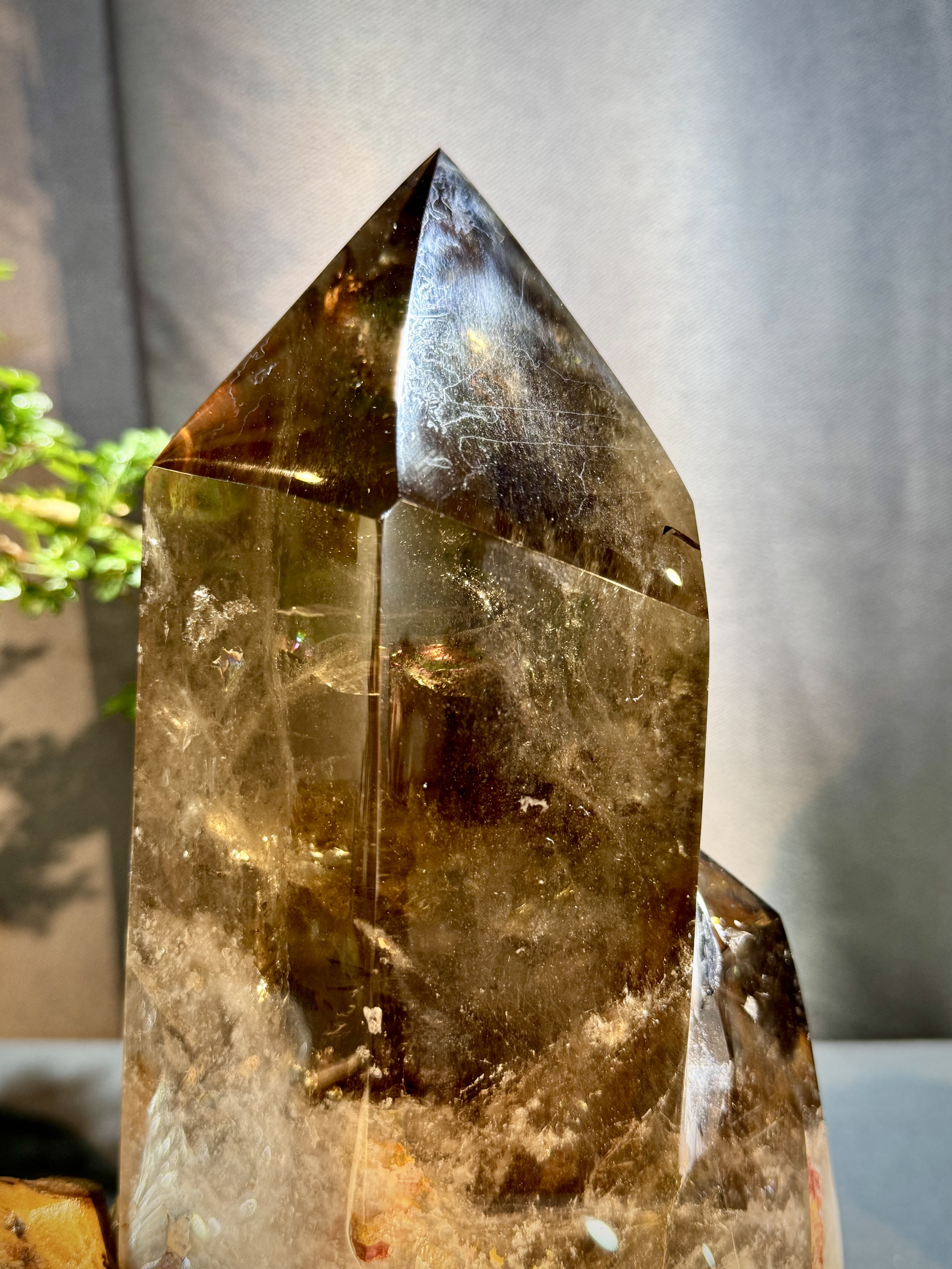 巴西茶黃水晶原石擺件 5400