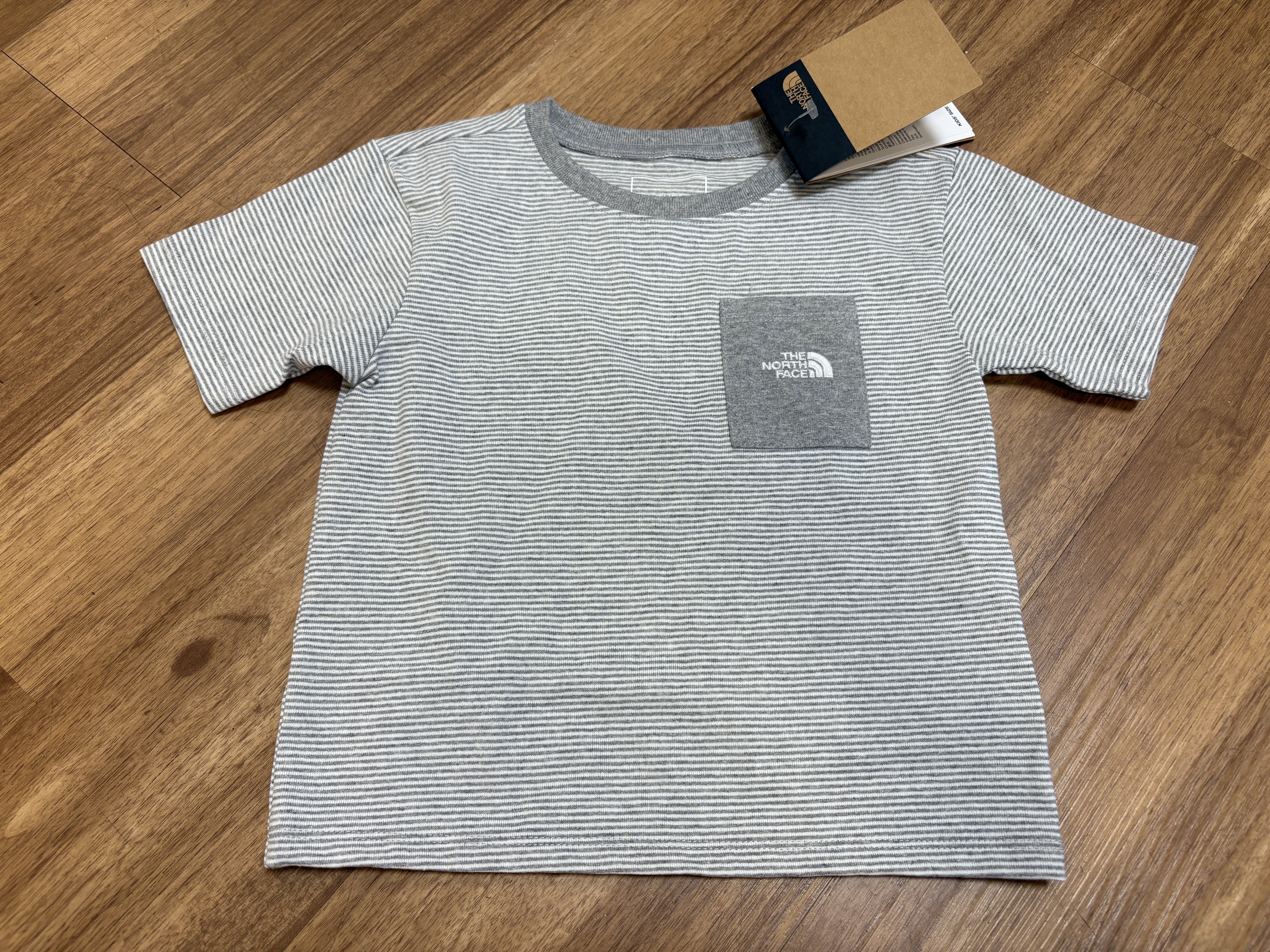 THE NORTH FACE 小童裝 硬挺刺繡 小口袋 短TEE