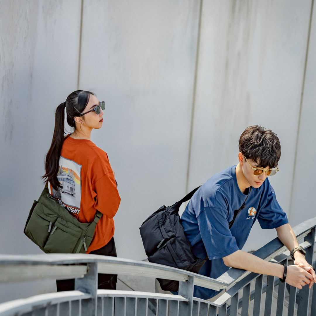 防潑水 側背包 多口袋 尼龍 包包【 FUZY 】- B205094