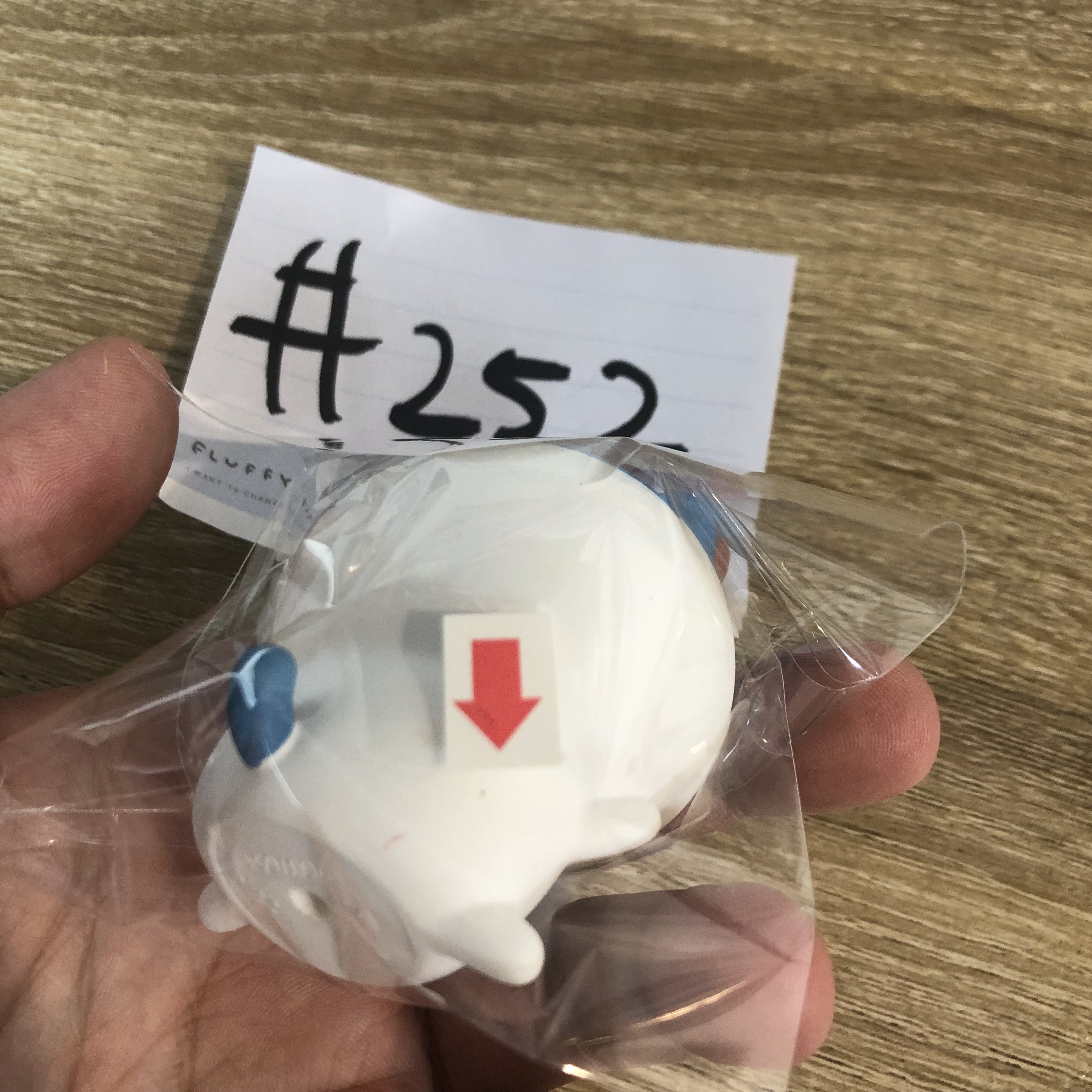 CHIIKAWA 八字貓 FIGURE 瑕 #252