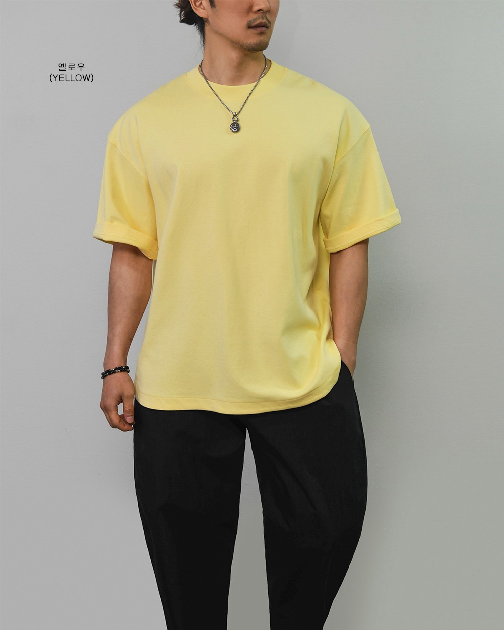 弧形剪裁肌肉短袖T卹