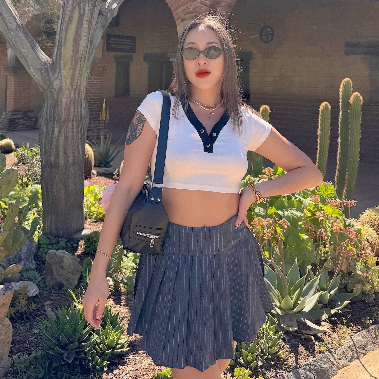 Cutie 黑白短版翻領Tee🖤🤍