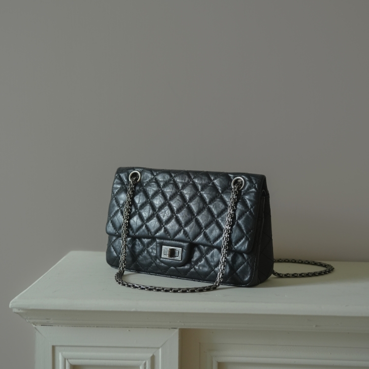 Chanel 2.55黑銀小號