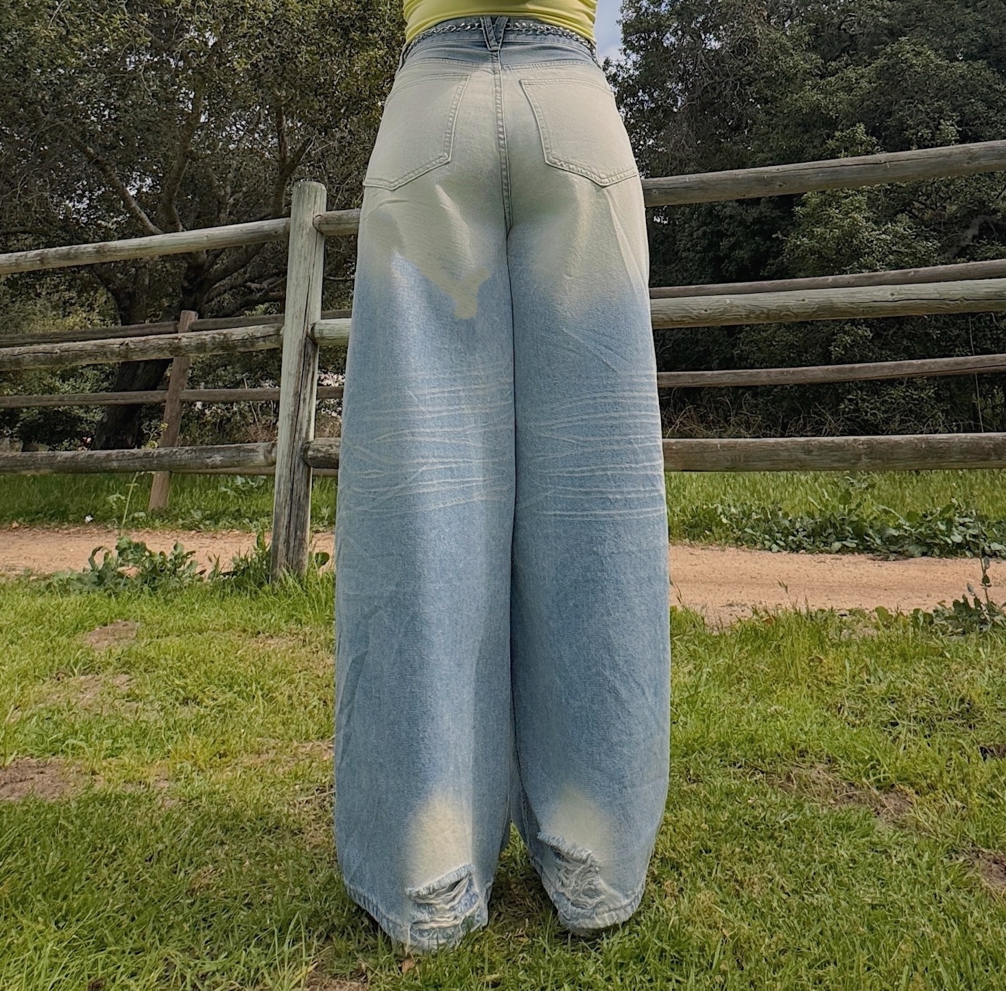 淺色海岸刷破直筒丹寧褲🌊