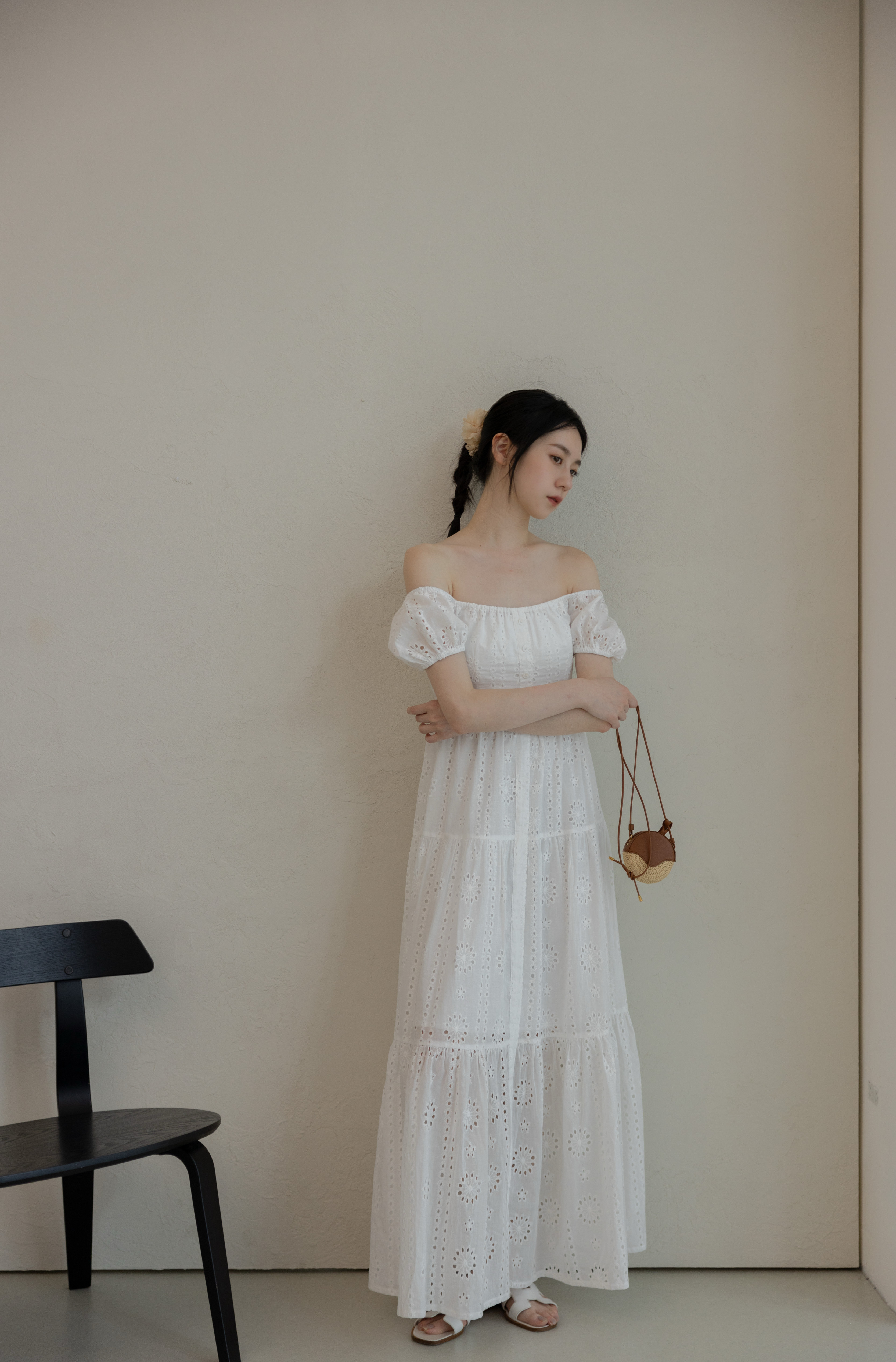 【小嫚聯名】必收布蕾絲鏤空刺繡白洋裝