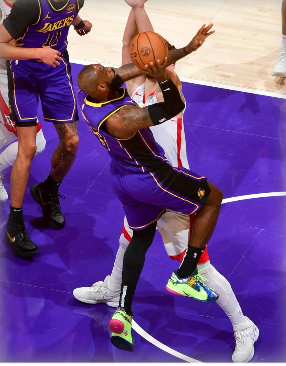 男鞋 NIKE LEBRON XXII BW EP 繽紛綠 彩繪塗鴉 實戰 籃球鞋【HV8452-400】