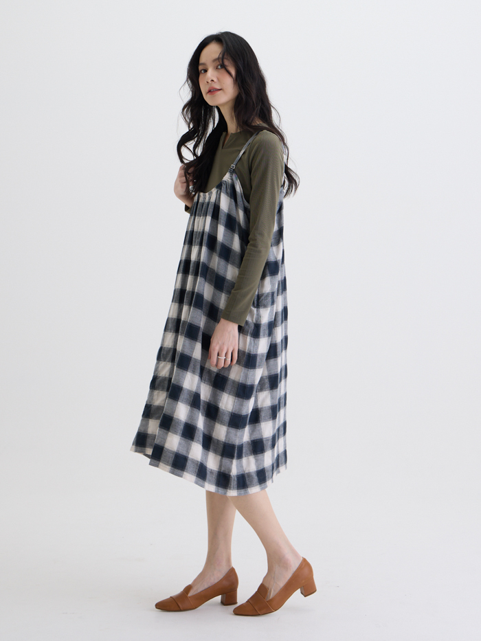 疊影格紋吊帶連身洋裝-石黑格