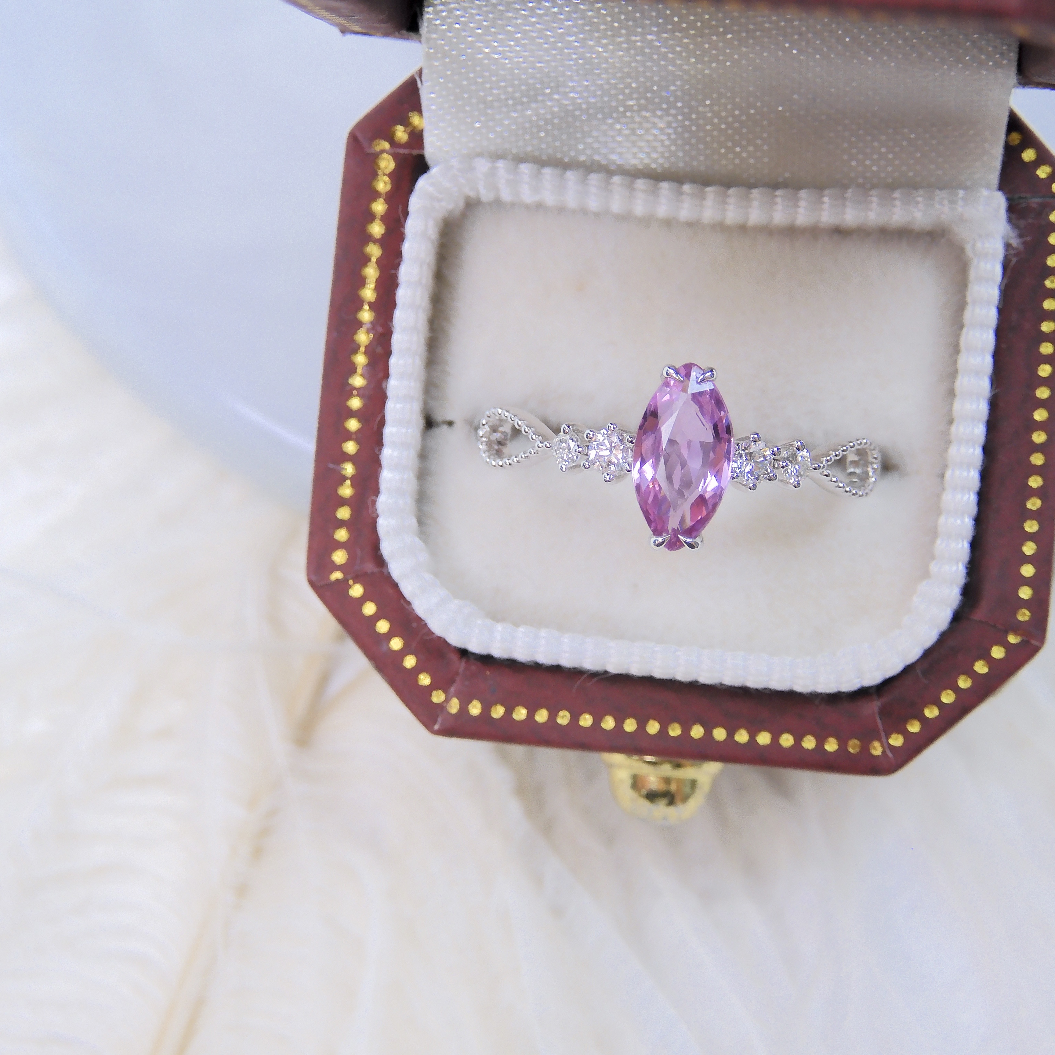 18K金 0.61ct 粉紅藍寶石戒指