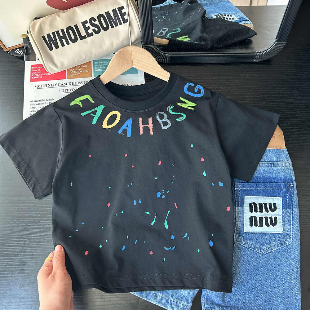 繞領字母潑漆 短袖上衣