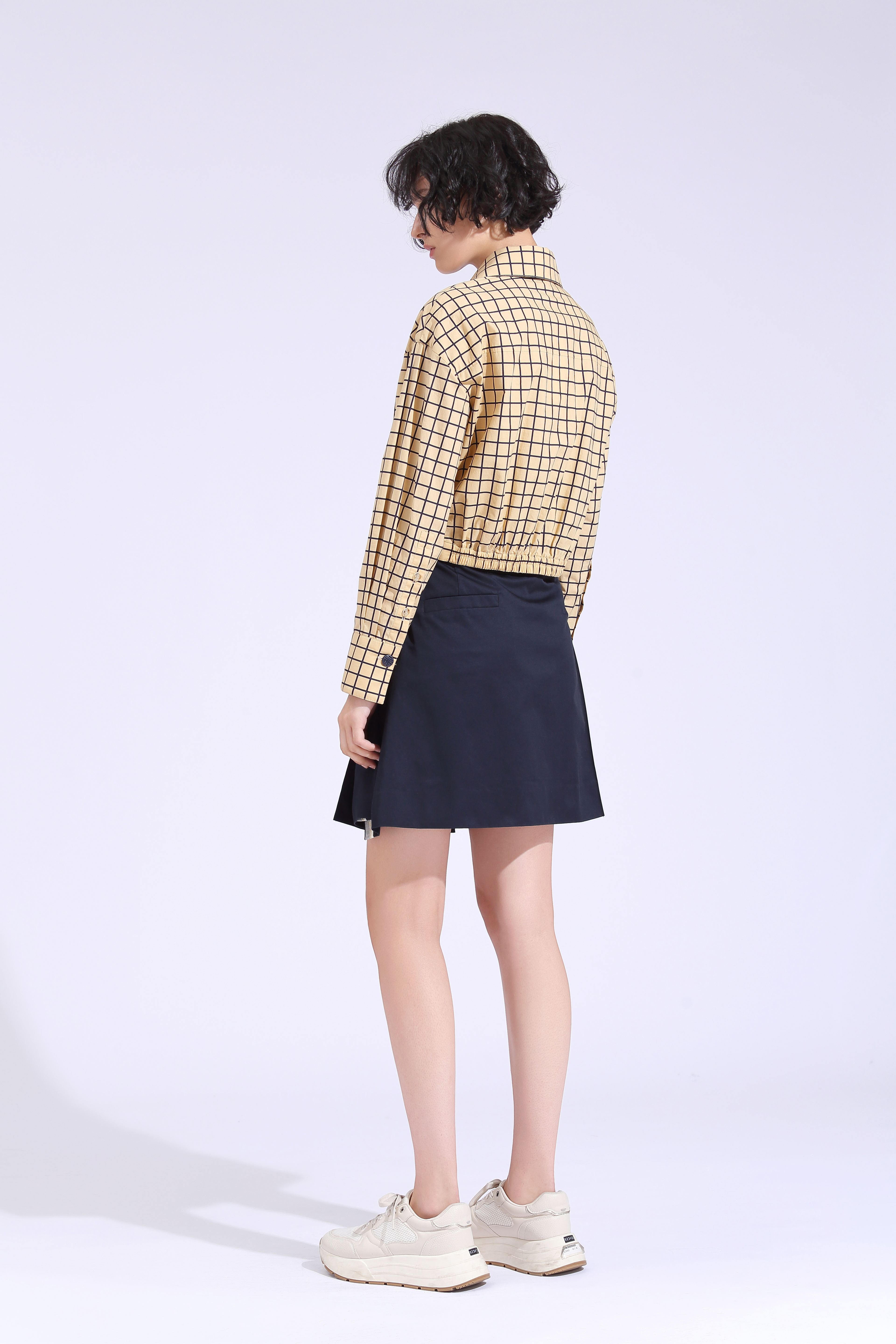 BE10020A2 柚木方格襯衫式短版襯衫外套