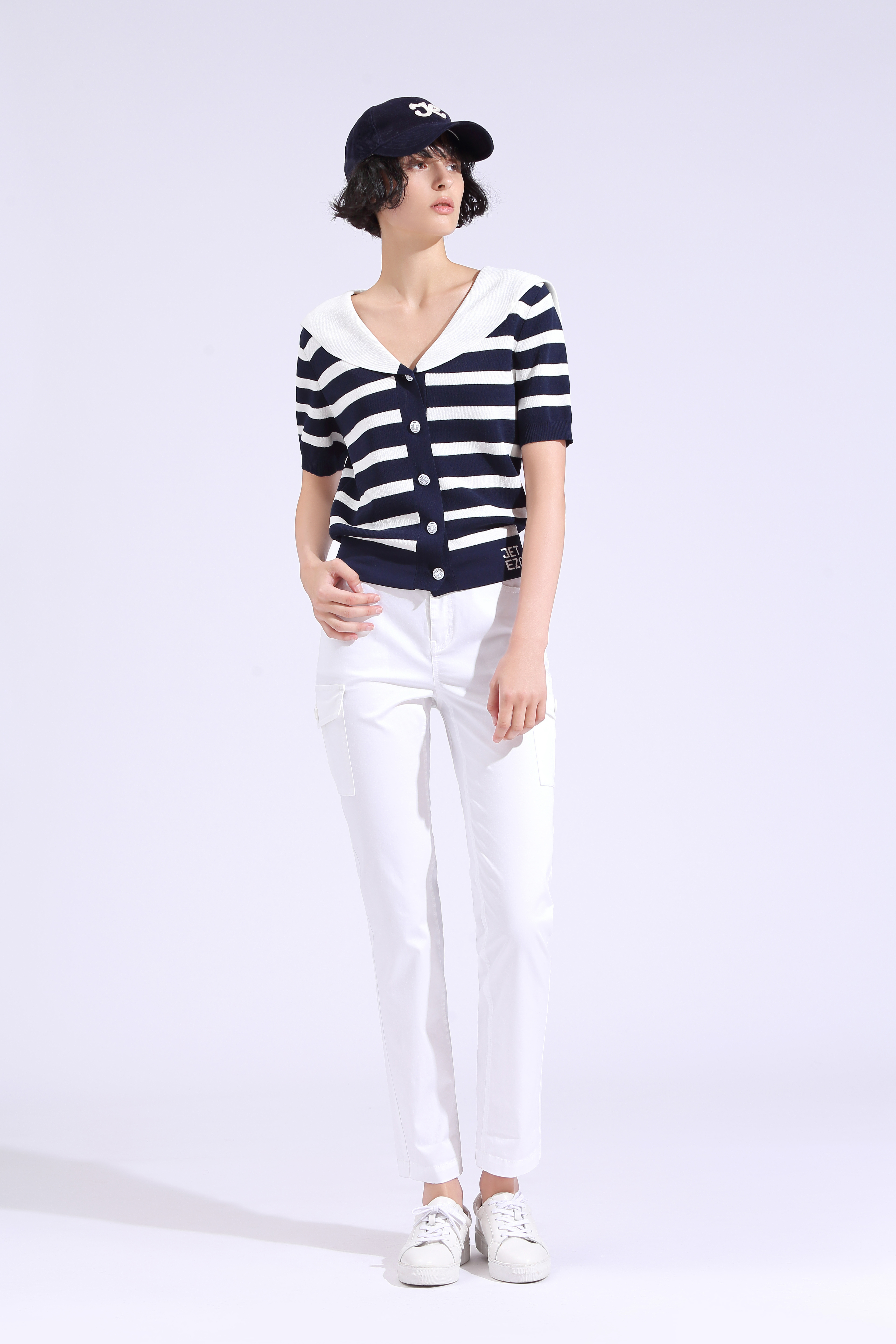 BE10207A1 航海學校線條寬領針織上衣