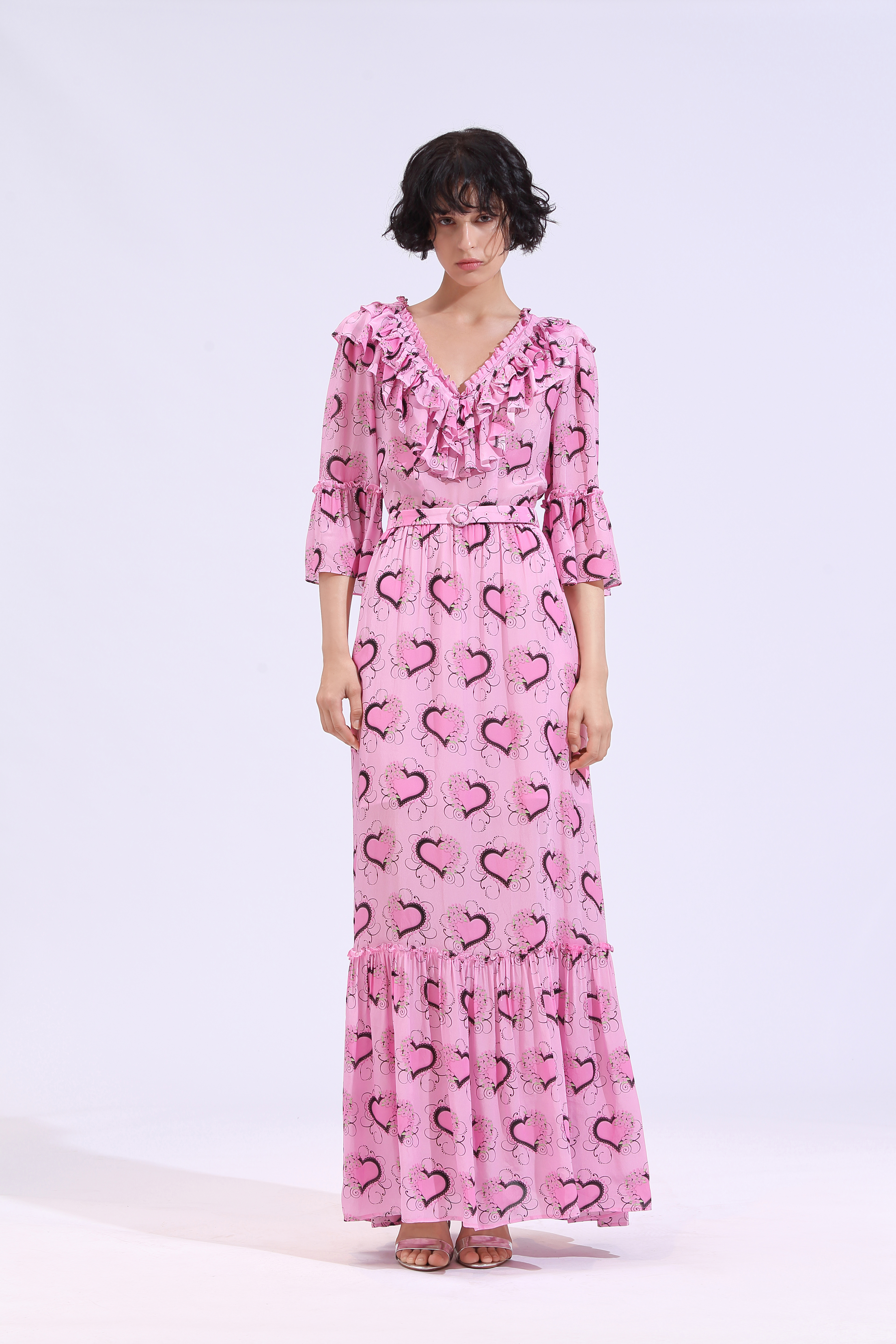 BE10007E1 愛心V領荷葉泡袖蛋糕長洋