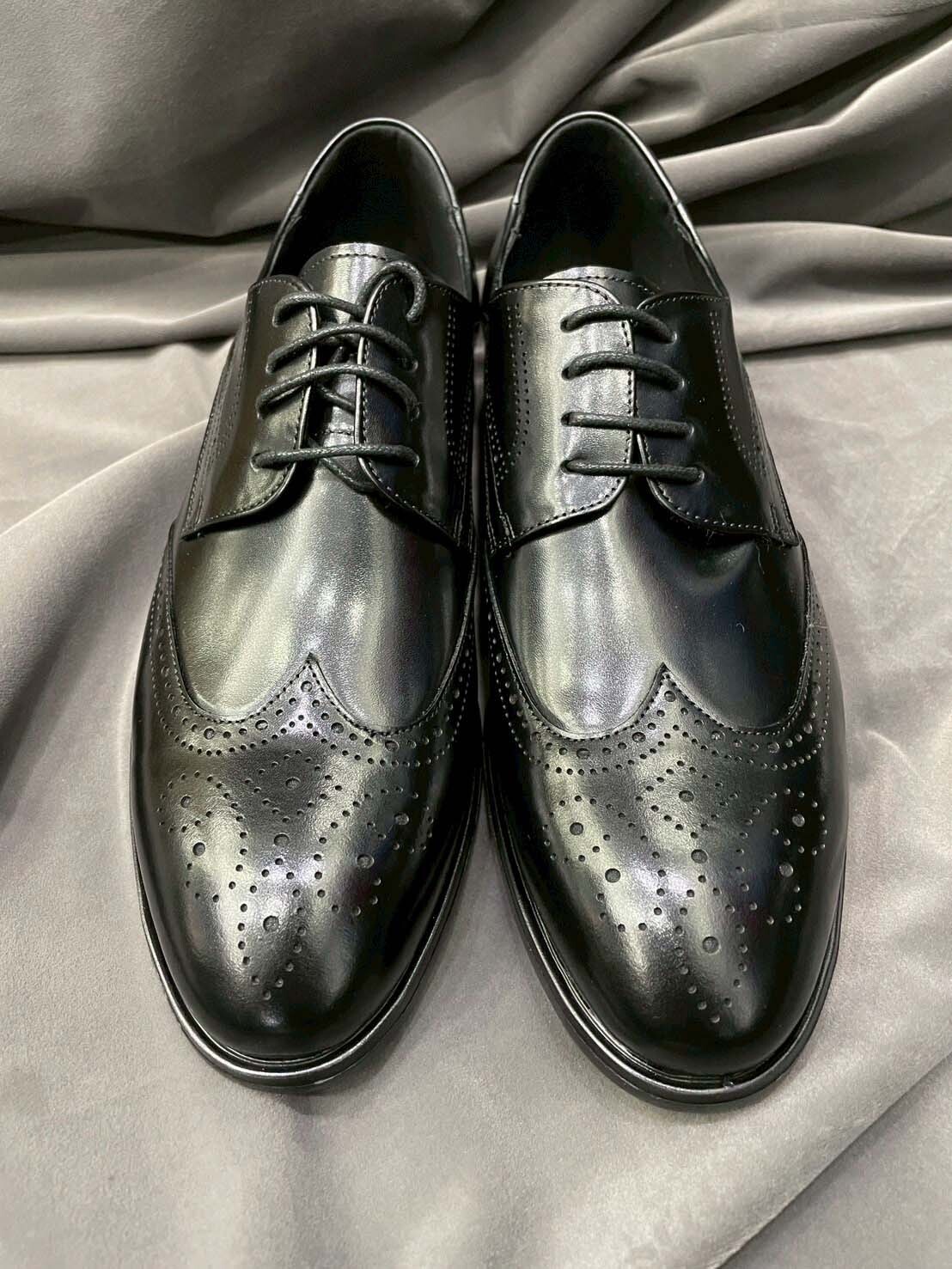 黑色小牛皮雕花翼紋鞋正面01