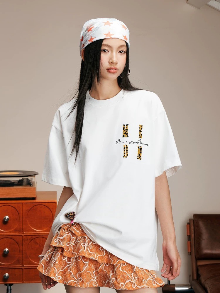 MEDM 豹紋貼布刺繡 雙面Logo 短袖 T