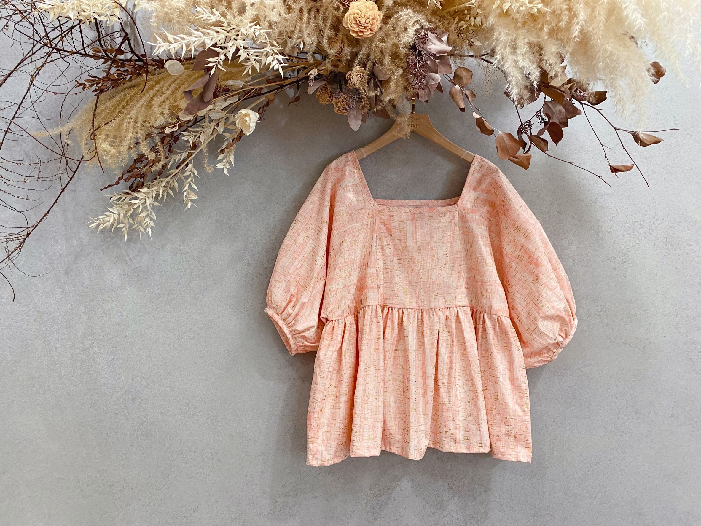 質感粉燙金 媽咪裙擺搖搖上衣