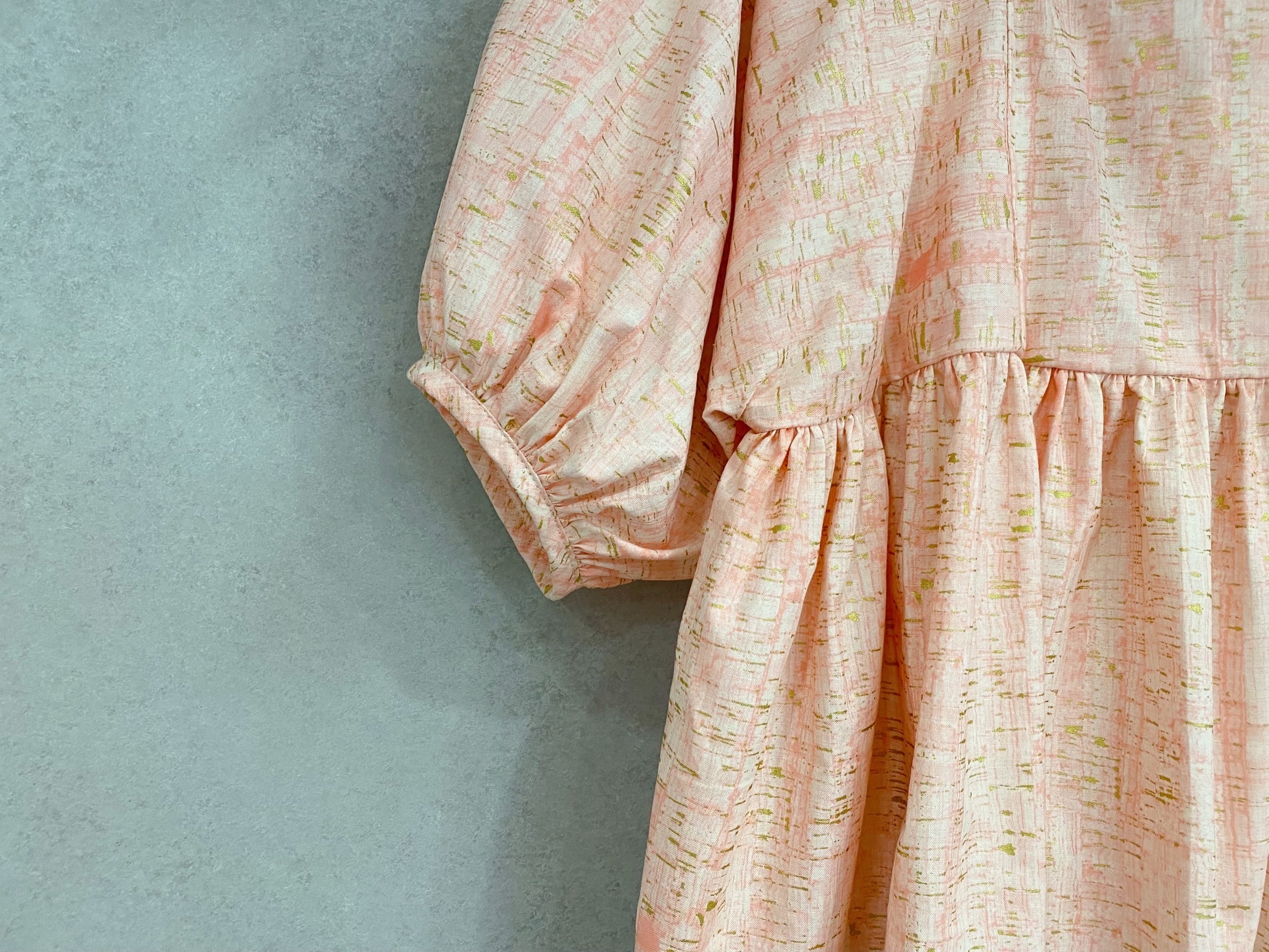 質感粉燙金 媽咪裙擺搖搖上衣