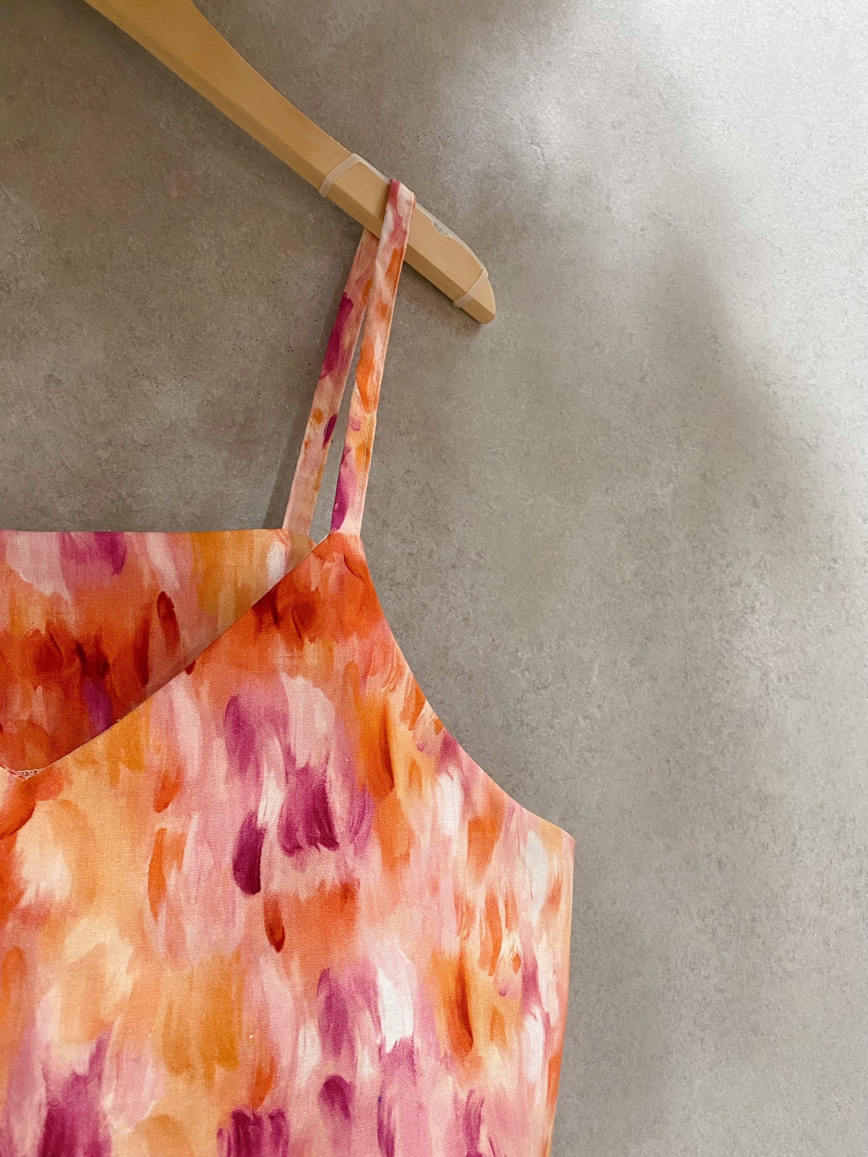 粉橘暈染 媽咪細肩帶蛋糕背心