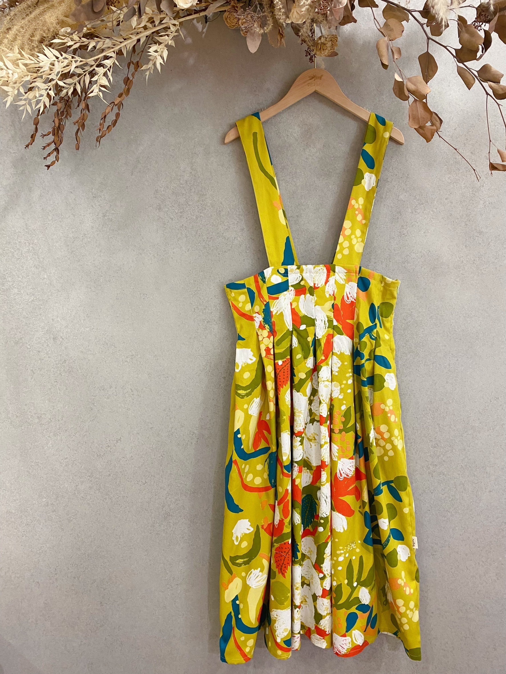 綠撞色果實 媽咪寬肩帶壓褶洋裝