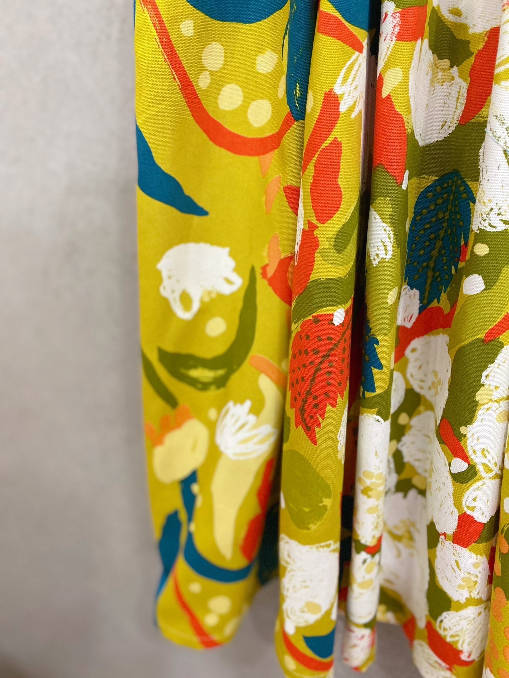 綠撞色果實 媽咪寬肩帶壓褶洋裝