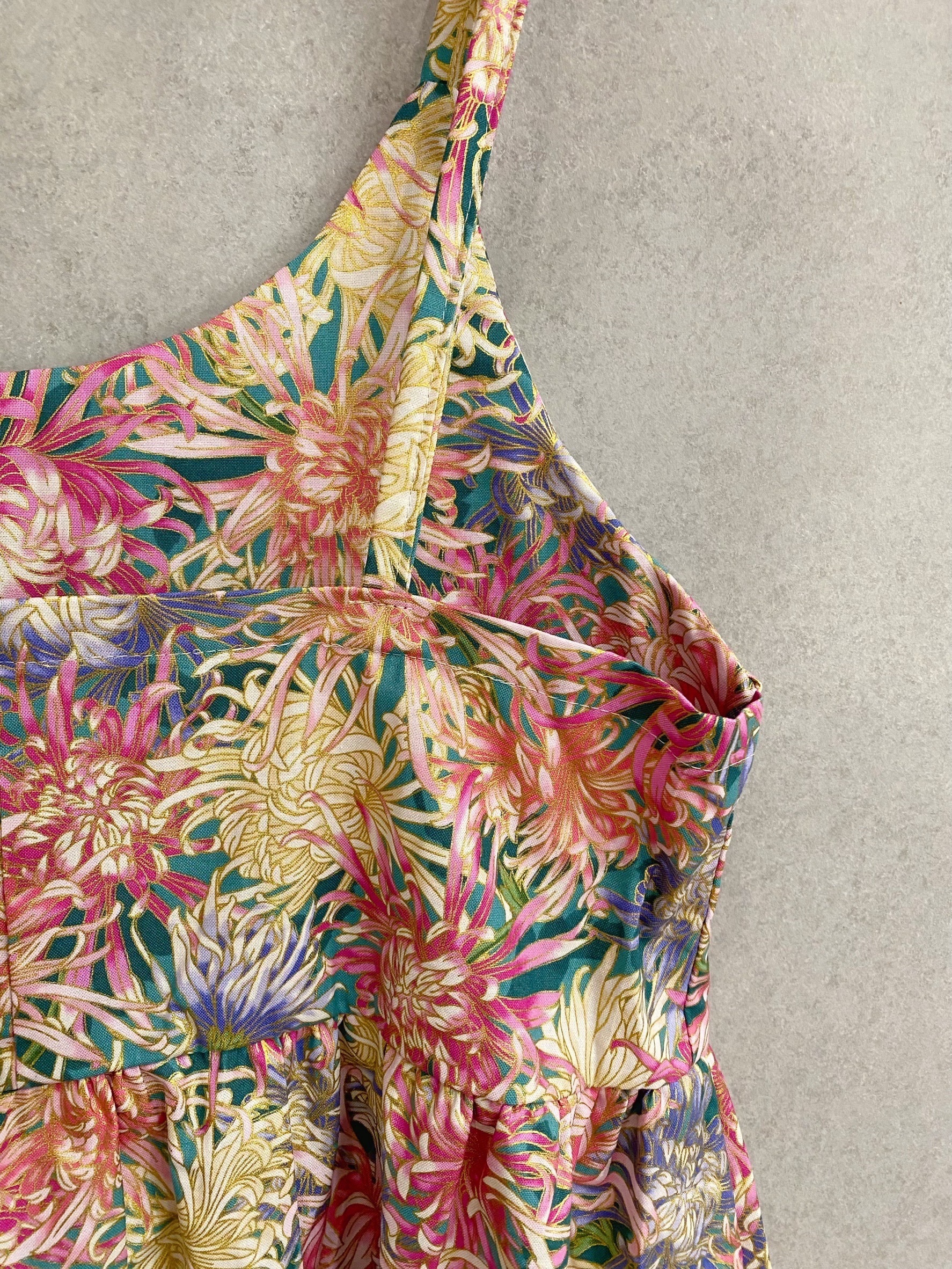 燙金滿版花卉 媽咪吊帶蛋糕短洋裝