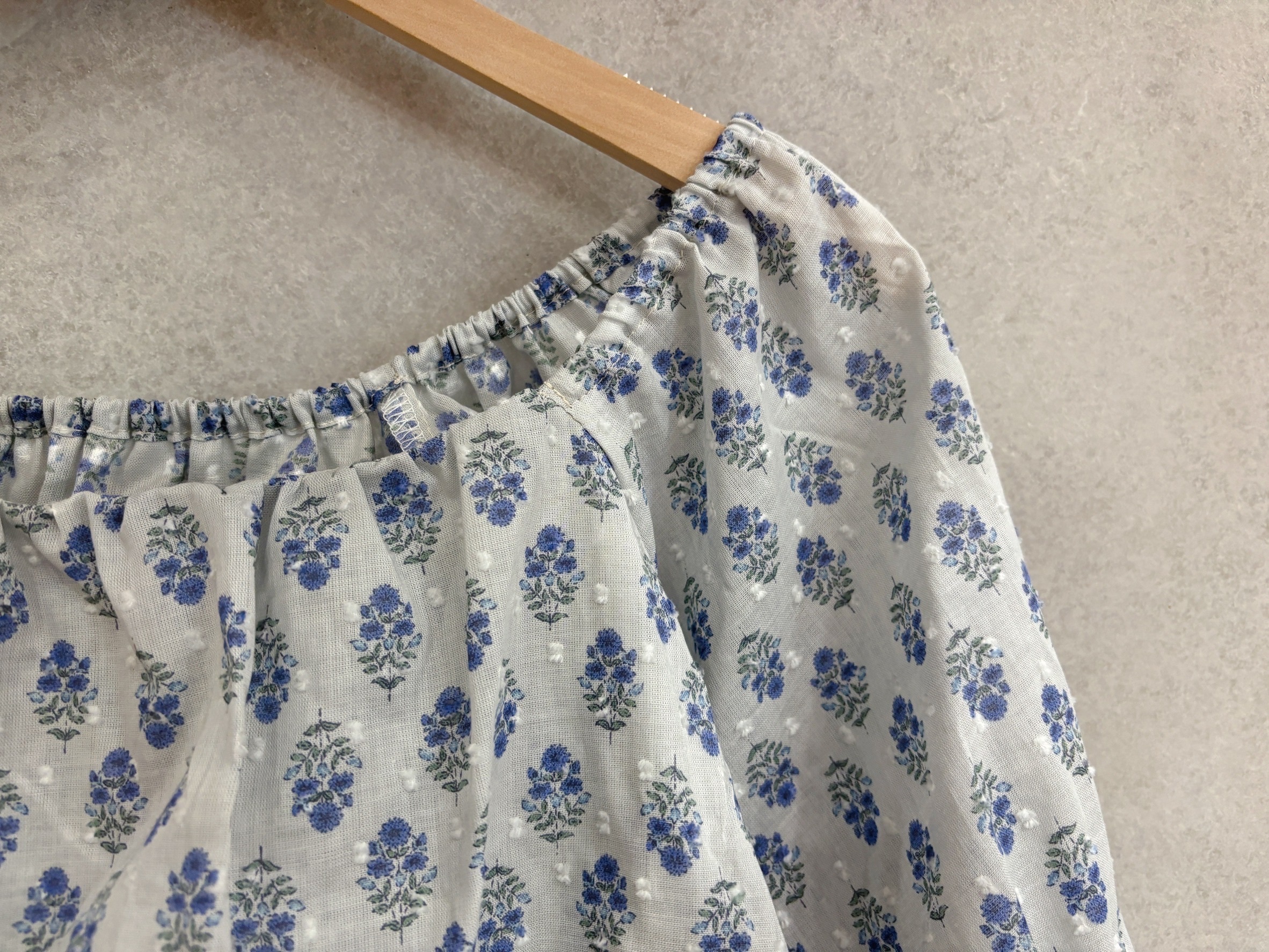 灰藍剪花 媽咪茉莉上衣