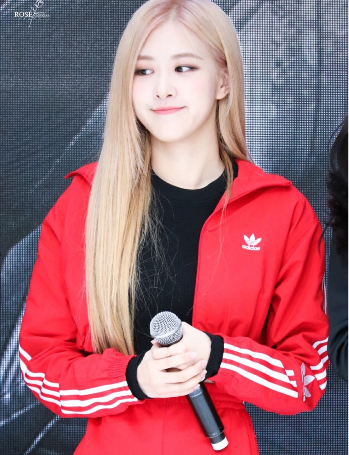 adidas 三葉草 愛心繫帶立領運動外套（紅）