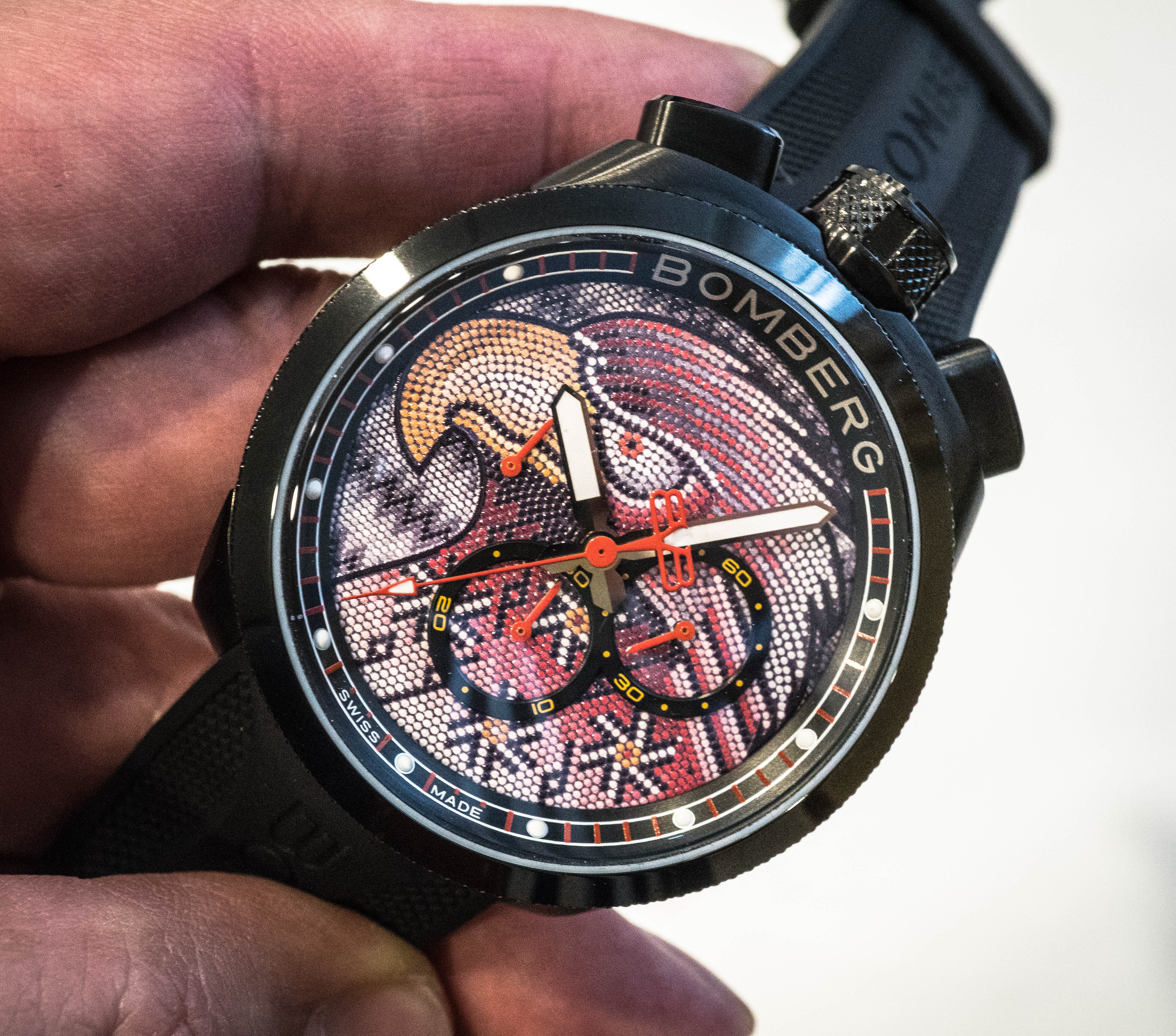 BOLT-68 系列 紅色珍珠雄鷹計時碼錶