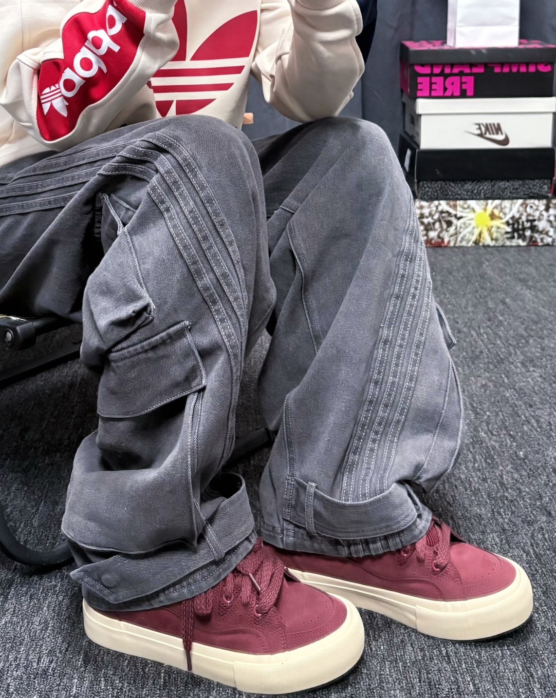 adidas 三葉草 多口袋休閒褲 花崗岩灰