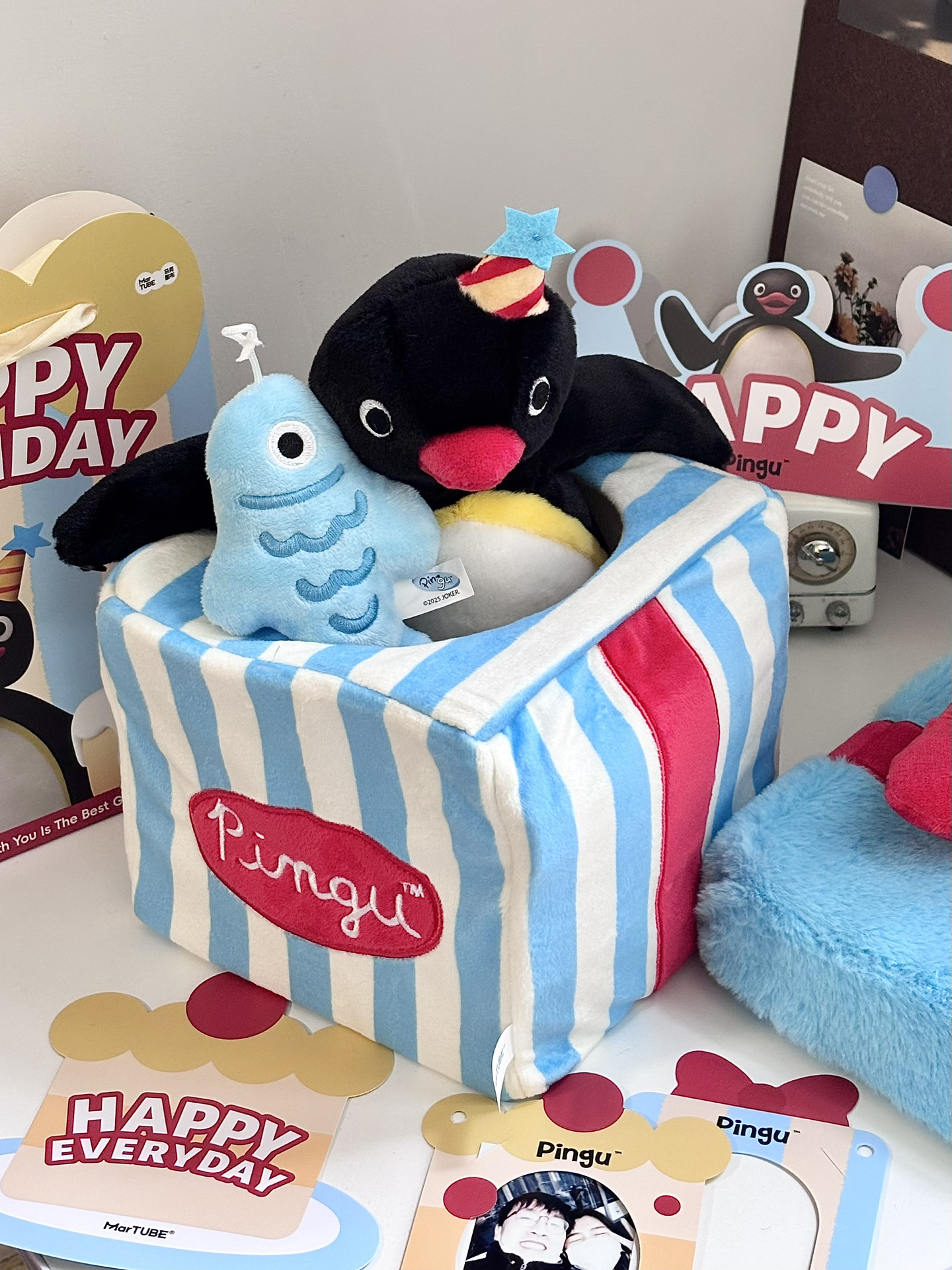 PINGU 企鵝家族 驚喜禮物盒 收納盒 玩具 玩偶 / 預購