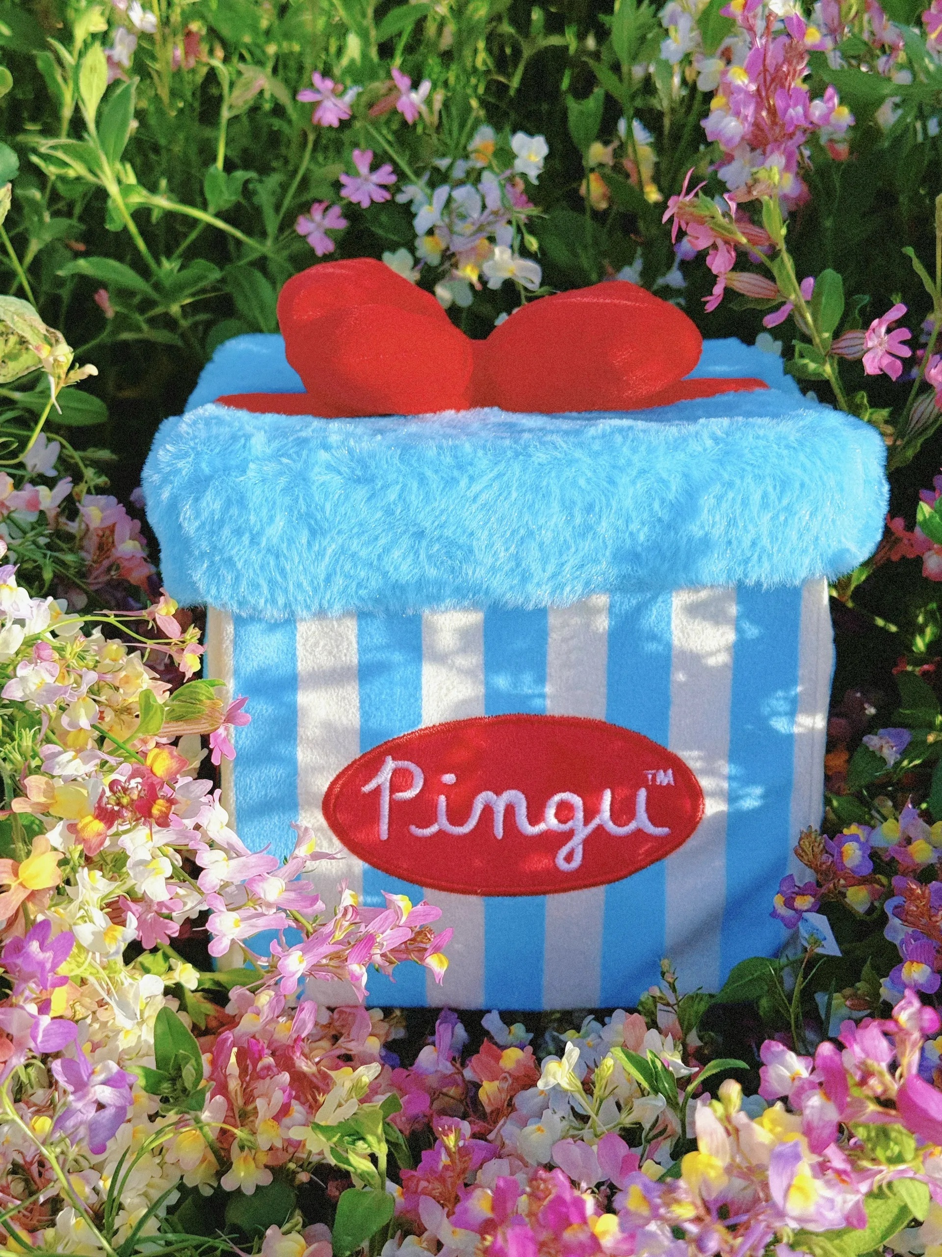 PINGU 企鵝家族 驚喜禮物盒 收納盒 玩具 玩偶 / 預購