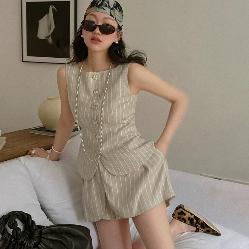 奶油杏直條紋圓領西裝背心上衣+短褲SET-XS-L (Elegant & Love)