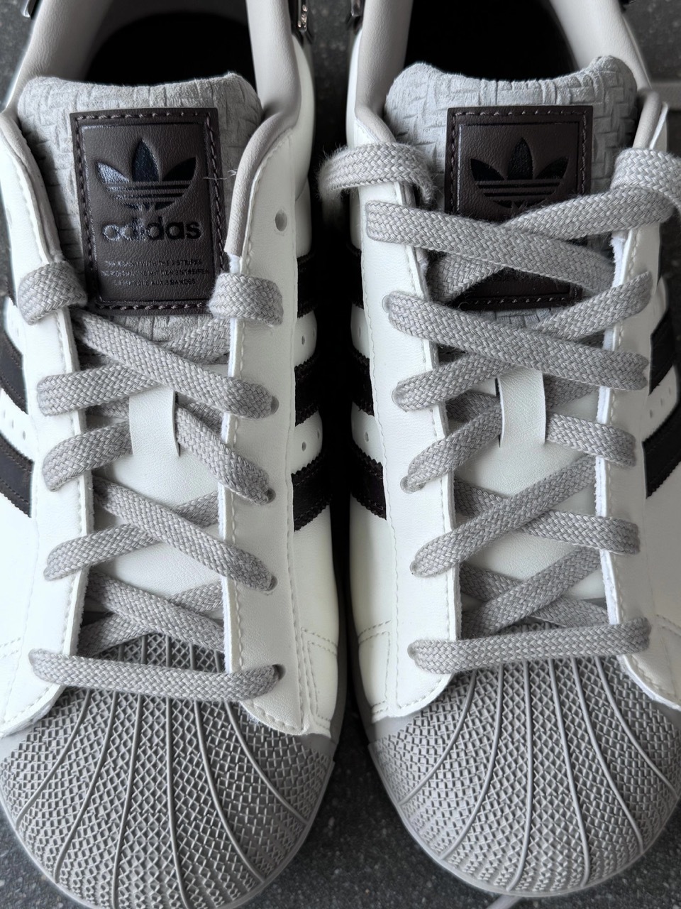 ADIDAS SUPERSTAR 2.0 貝殼頭 愛迪達 三葉草 金屬系列 盔甲 燕麥灰咖 復古 仿舊 男女鞋 JQ6250 / 預購