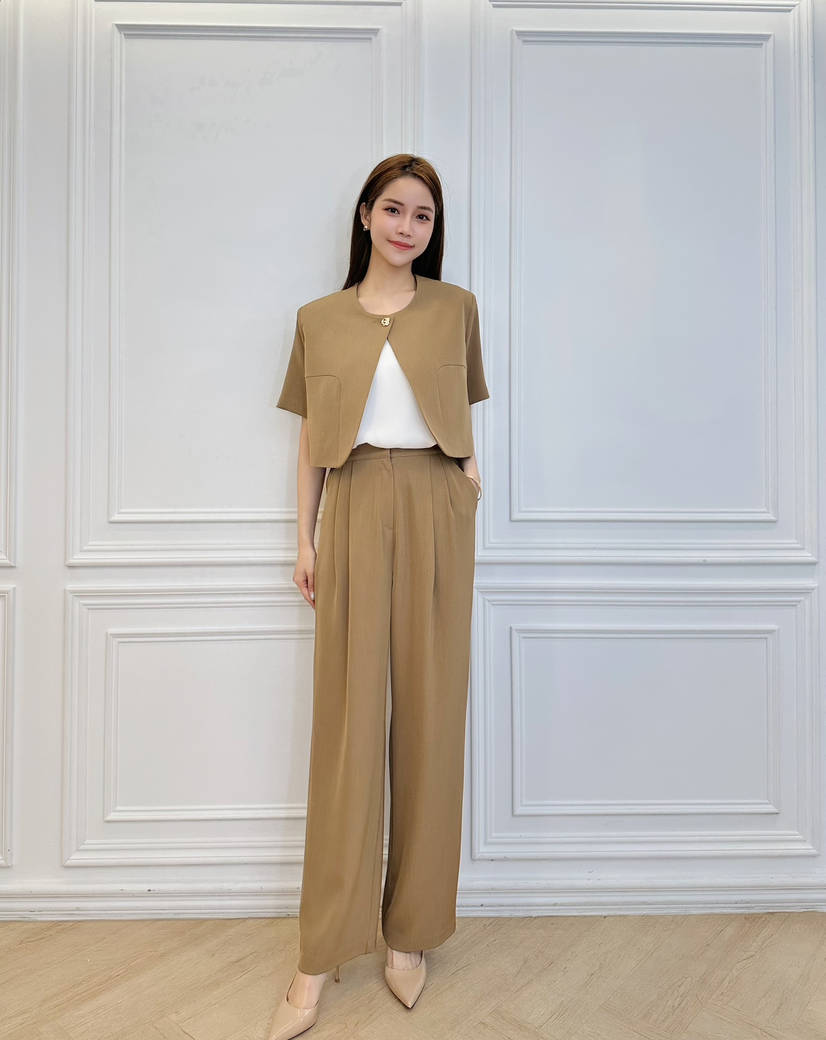 精緻金釦率性短袖套裝