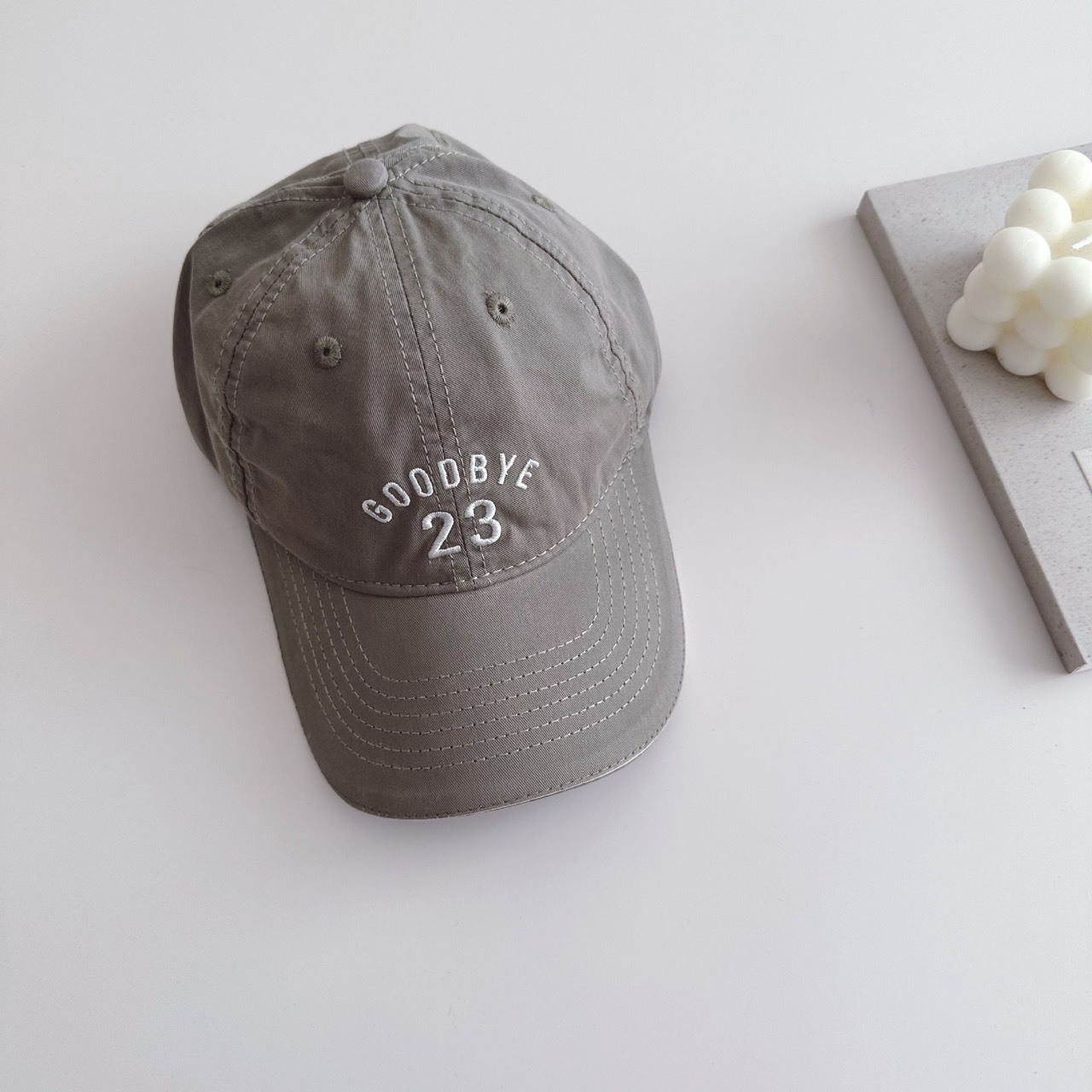 英字休閒鴨舌帽