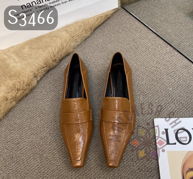 S3466 - 牛軟皮簡約型格方尖頭船踭鞋
