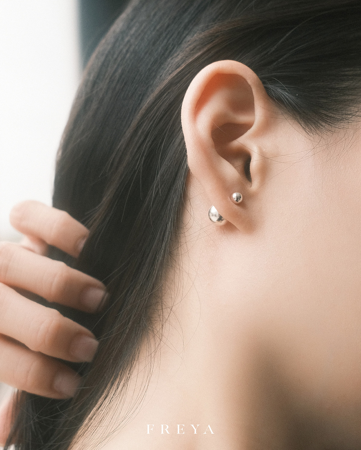 FREYA 球型耳釘
