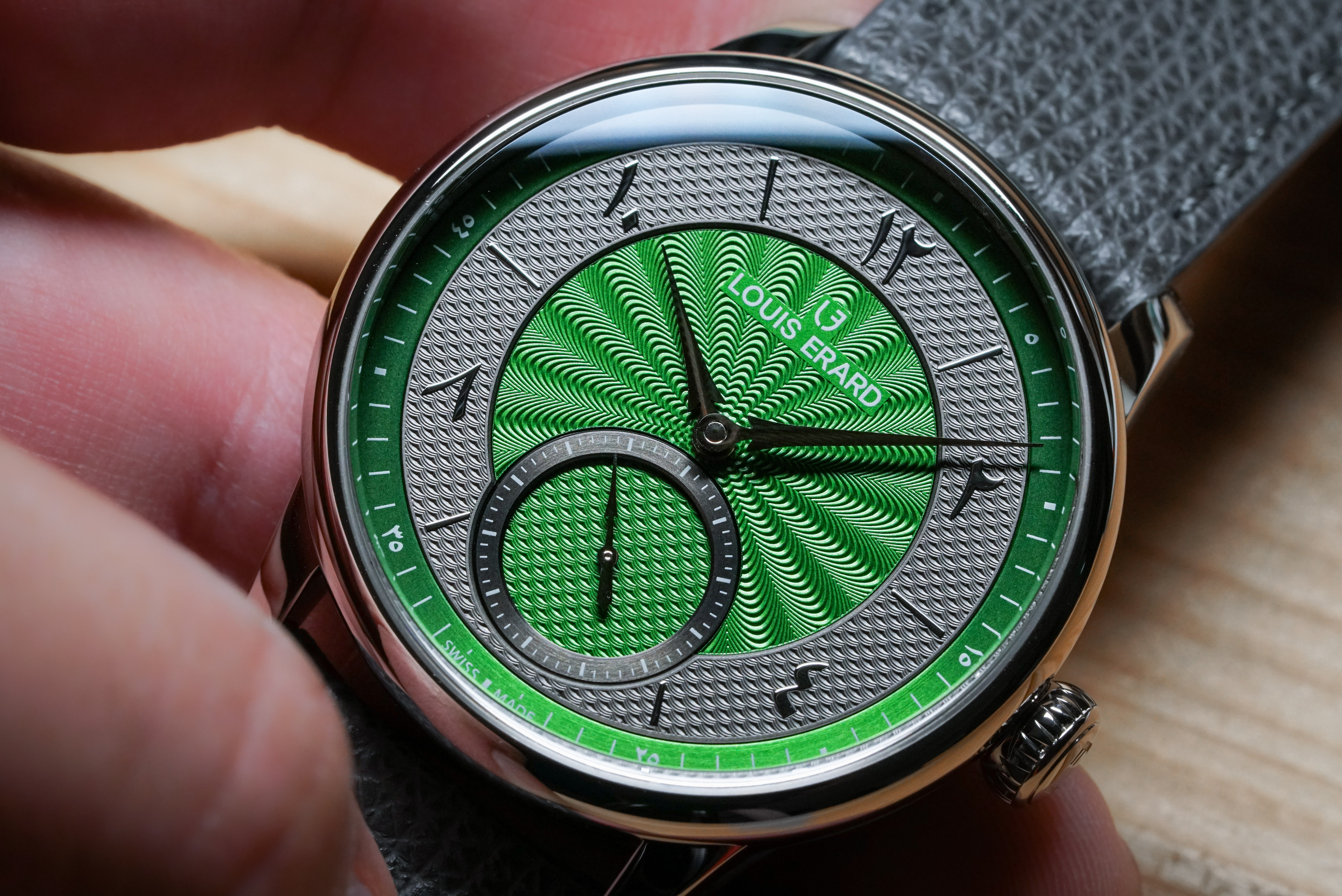 Louis Erard,Noirmont Métiers d'art Collection,藝術大師系列,Petite Seconde,Guilloché,機刻雕花,扭索紋,小三針腕錶,綠色面盤