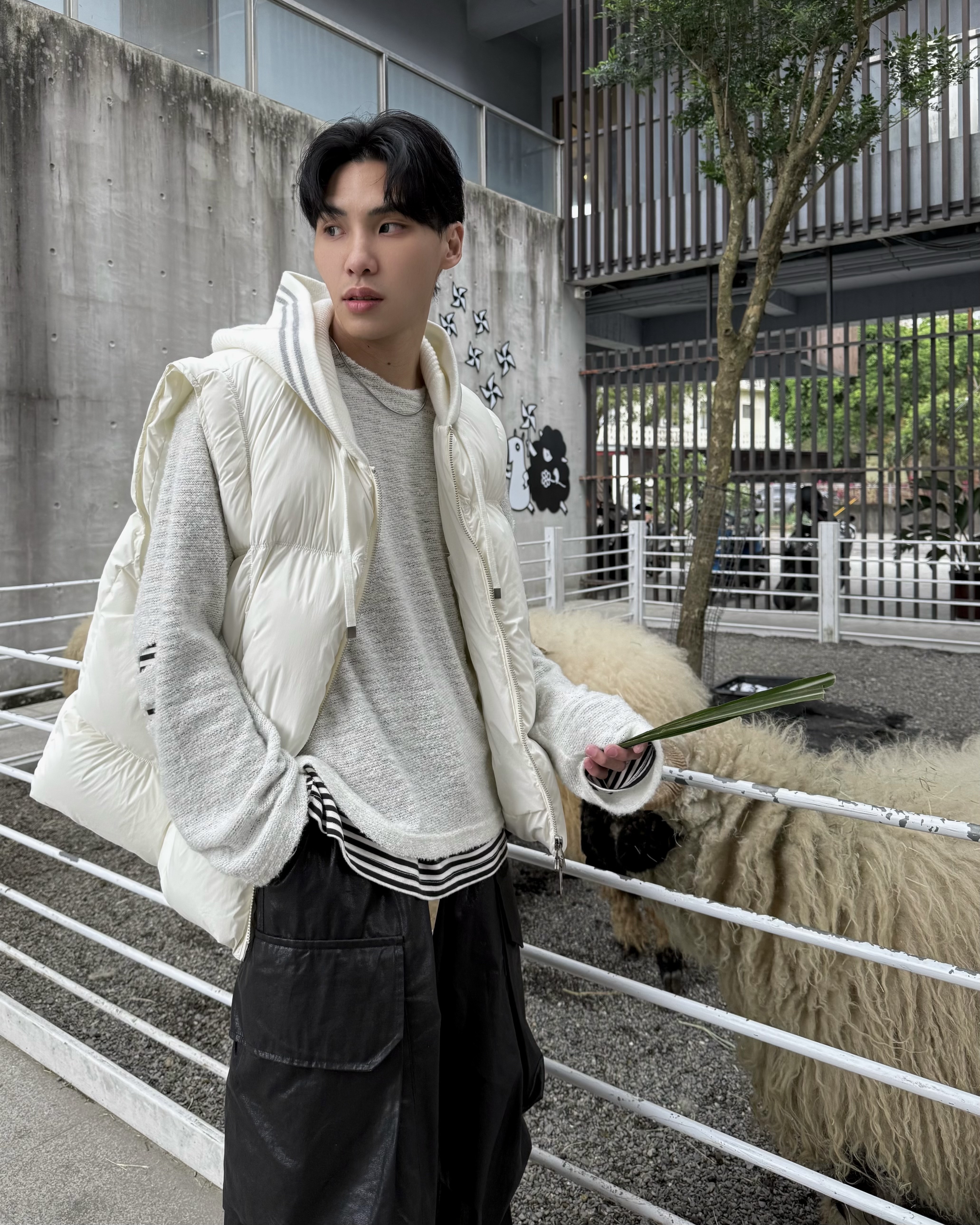 𝐇·𝐓·𝐒 韓國 雙線設計 蓬鬆感 光面亮澤 連帽 雙拉鏈 外套 背心