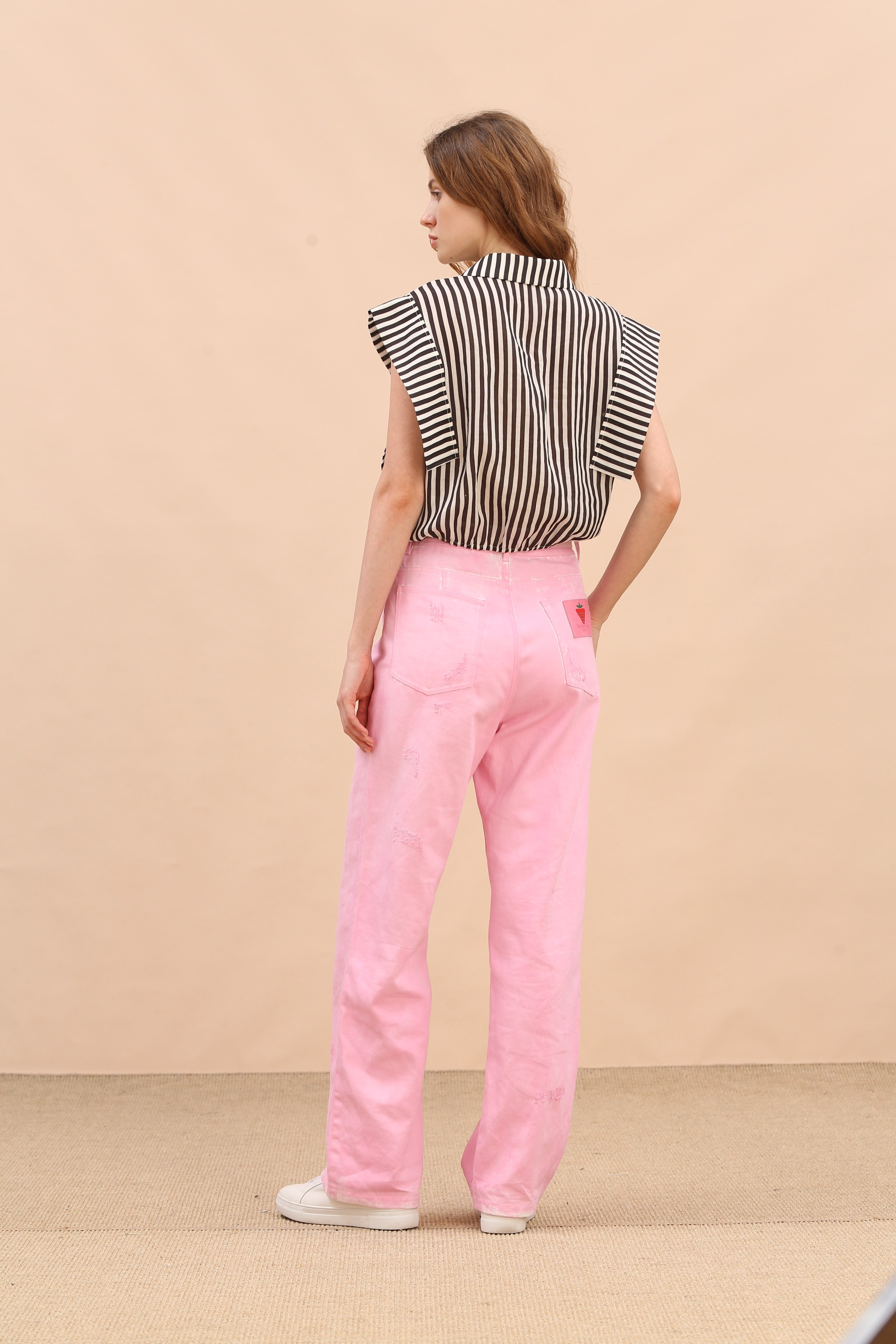 BE10132A1 線條短版上衣