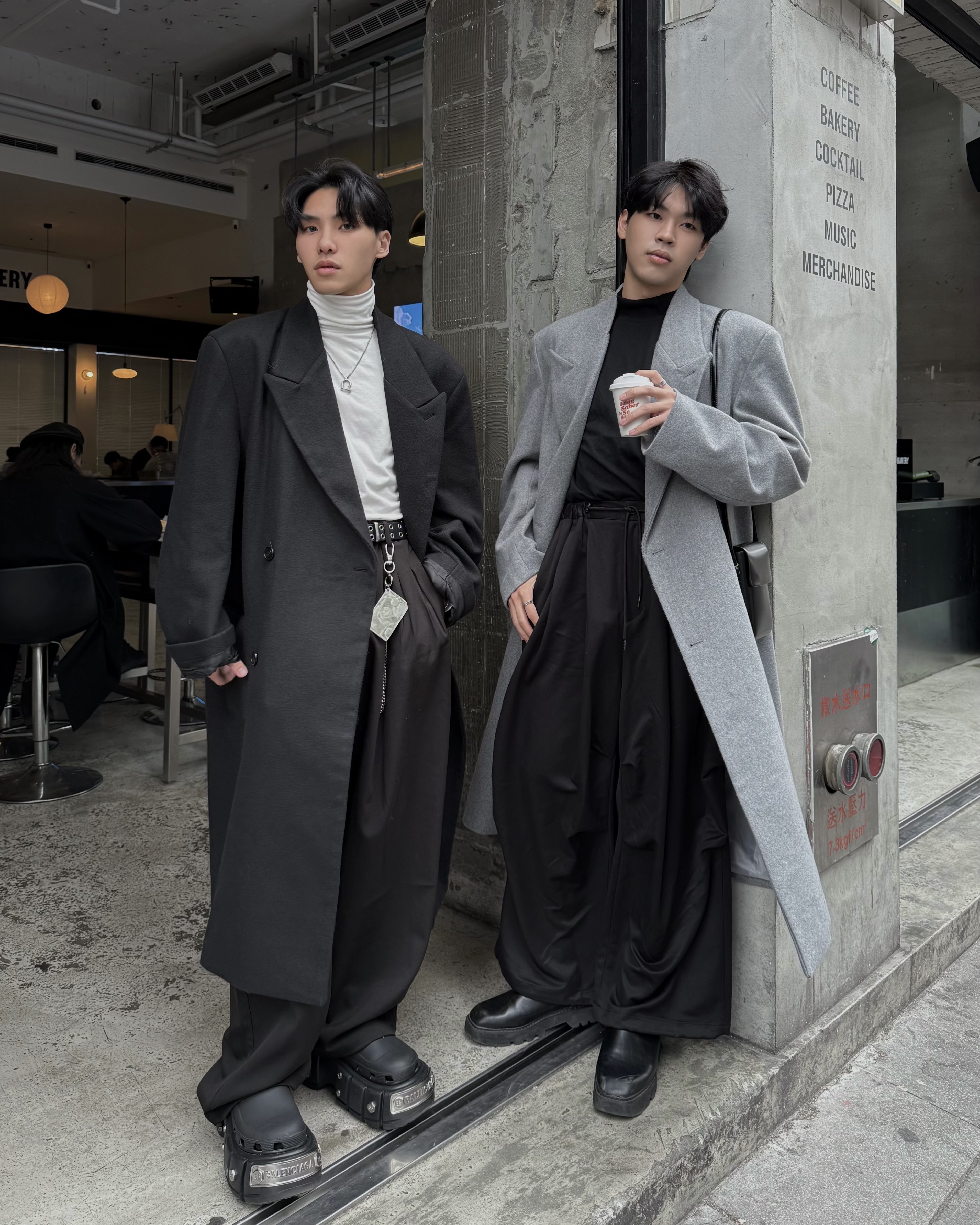 𝐇·𝐓·𝐒 一秒到韓國 羊毛大衣 刀片設計 排扣 俐落剪裁 大衣 外套