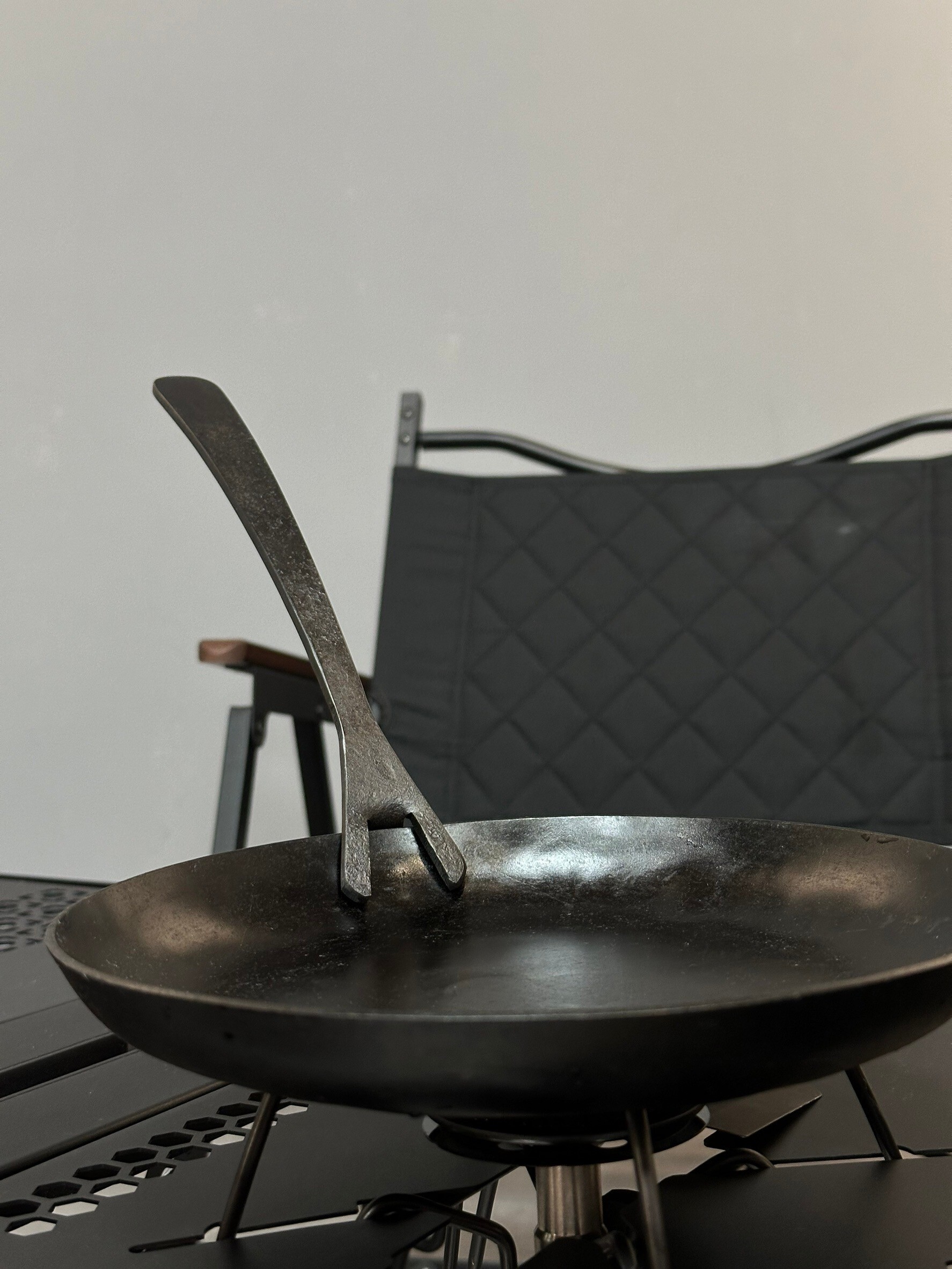 村の鍛冶屋 -  煎盤手把 (日本製)