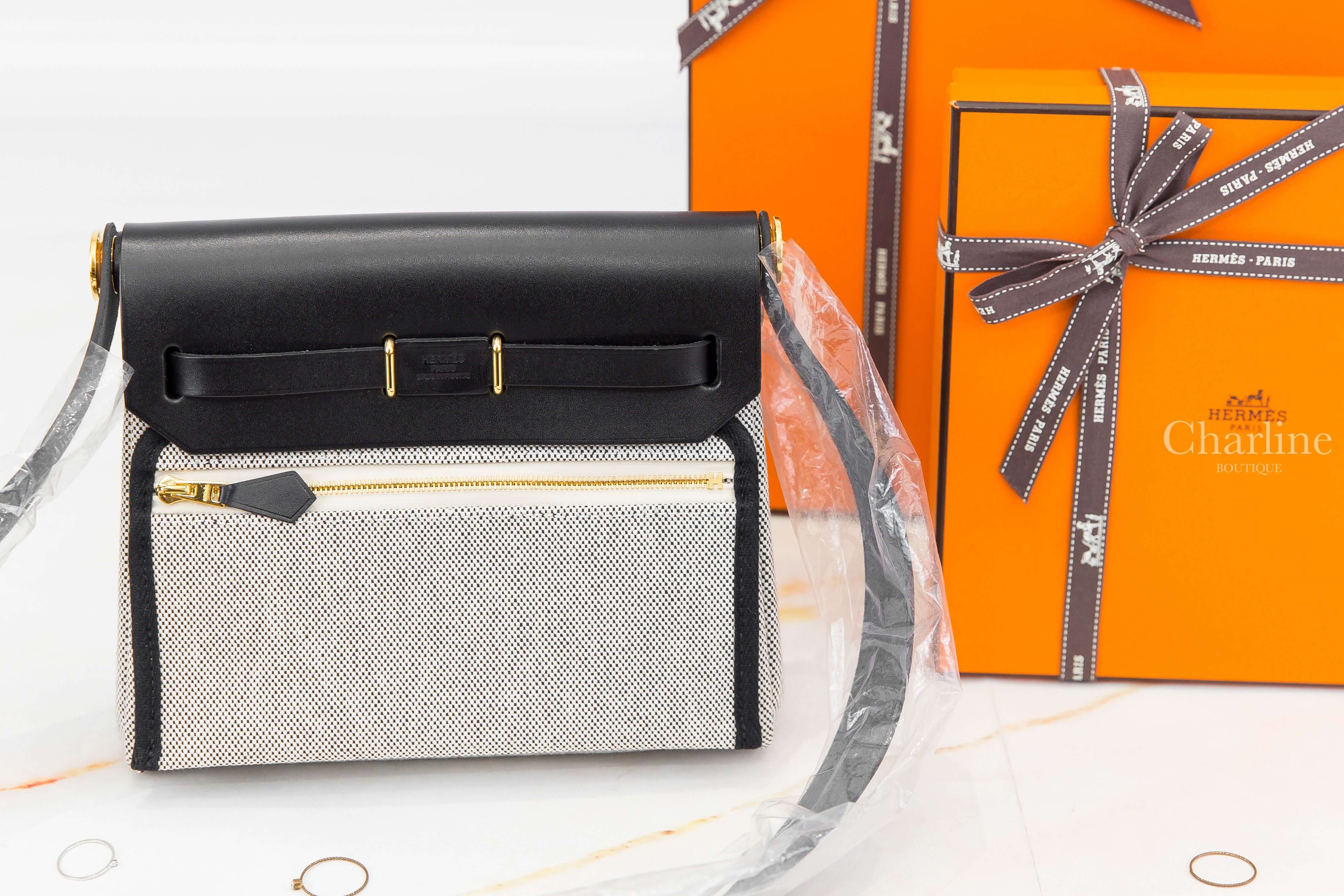 Hermès Herbag Zip 20 Bag 米灰色帆布拼黑色皮革金釦迷你手提肩背包-Charline Boutique 精品代購