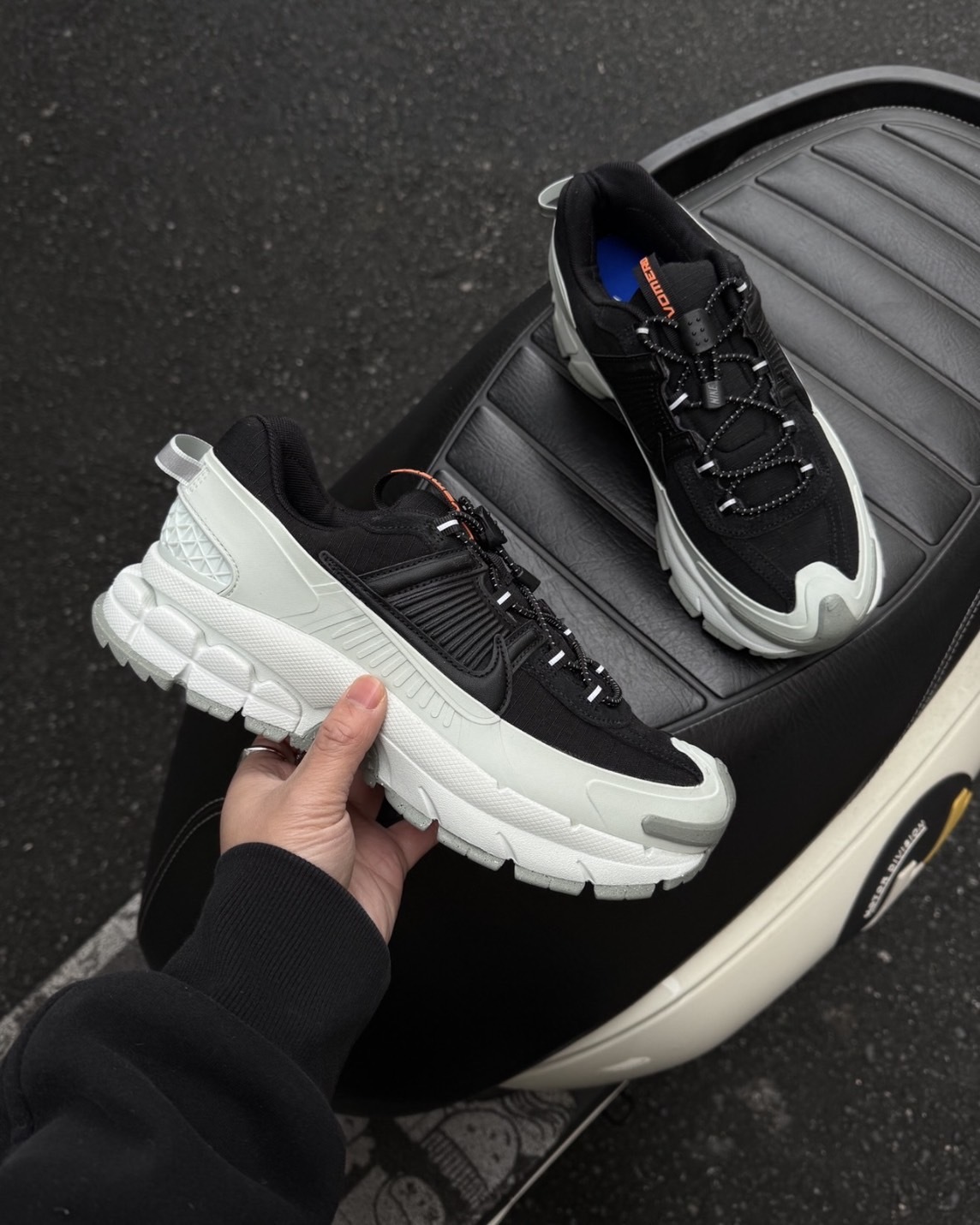 <奇蹟降價>Nike Zoom Vomero Roam "Black Light Sliver" 防水 抽繩 機能 黑白