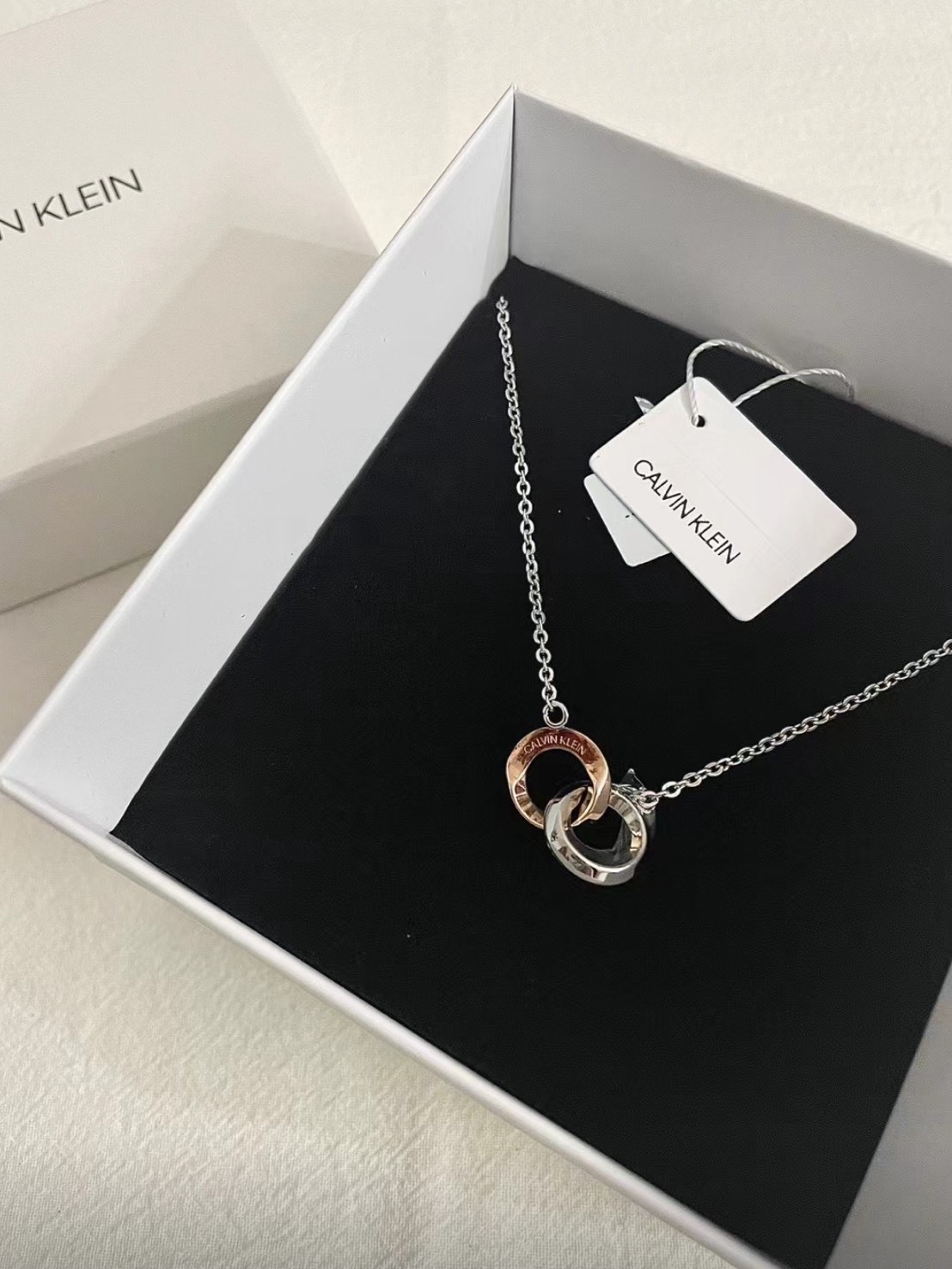 CALVIN KLEIN BEAUTY CK 鎖骨扣環項鍊 情侶款