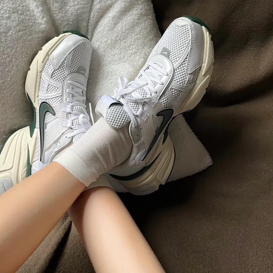 【逢甲FUZZY】W Nike V2K Run 白綠 FD0736-101