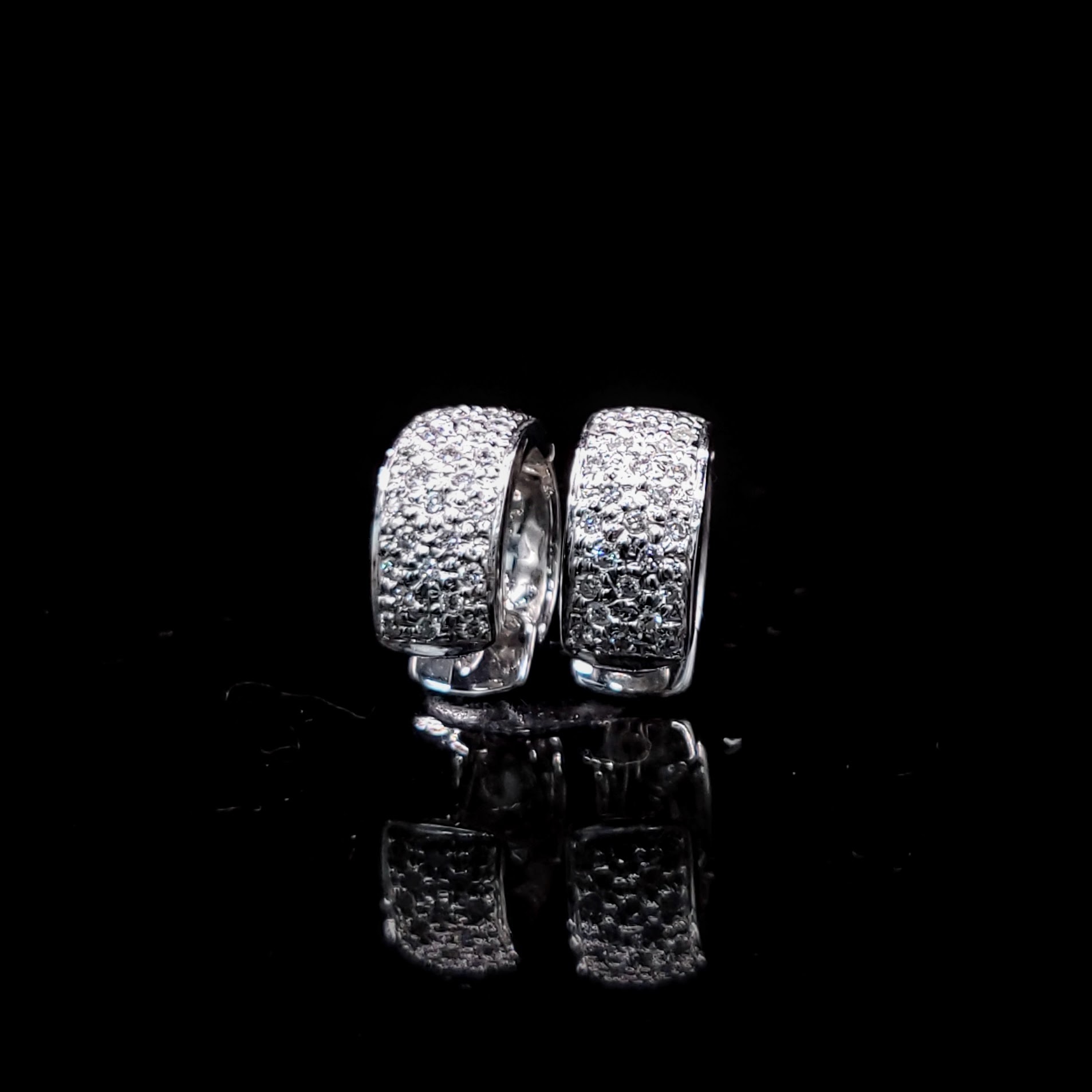 全新18K白金56份鑽石圈耳環