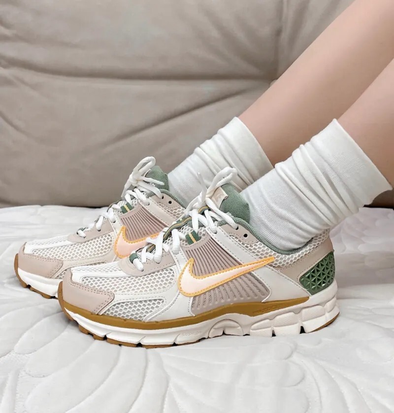 【逢甲FUZZY】Nike Zoom Vomero 5 奶綠 FQ6868-181