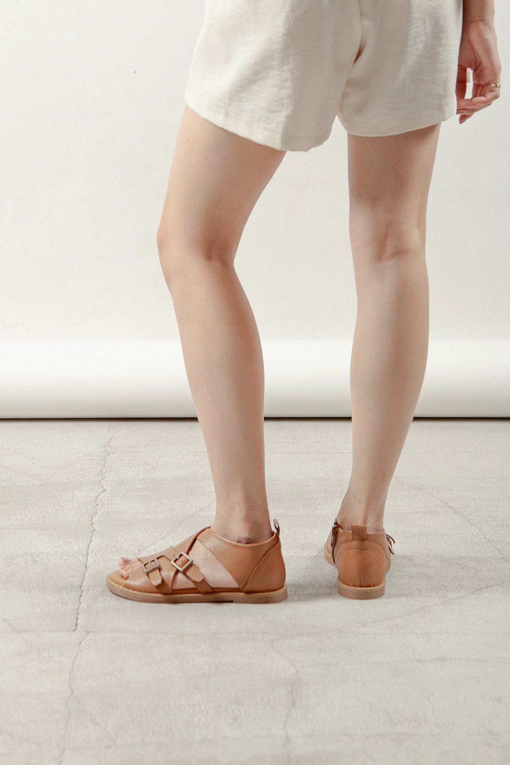 Sofi 真皮內拉鍊舒適涼鞋