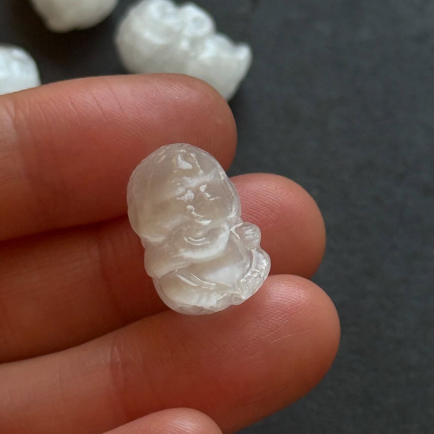 [原石] 透石膏 象神 通孔 水晶串珠材料